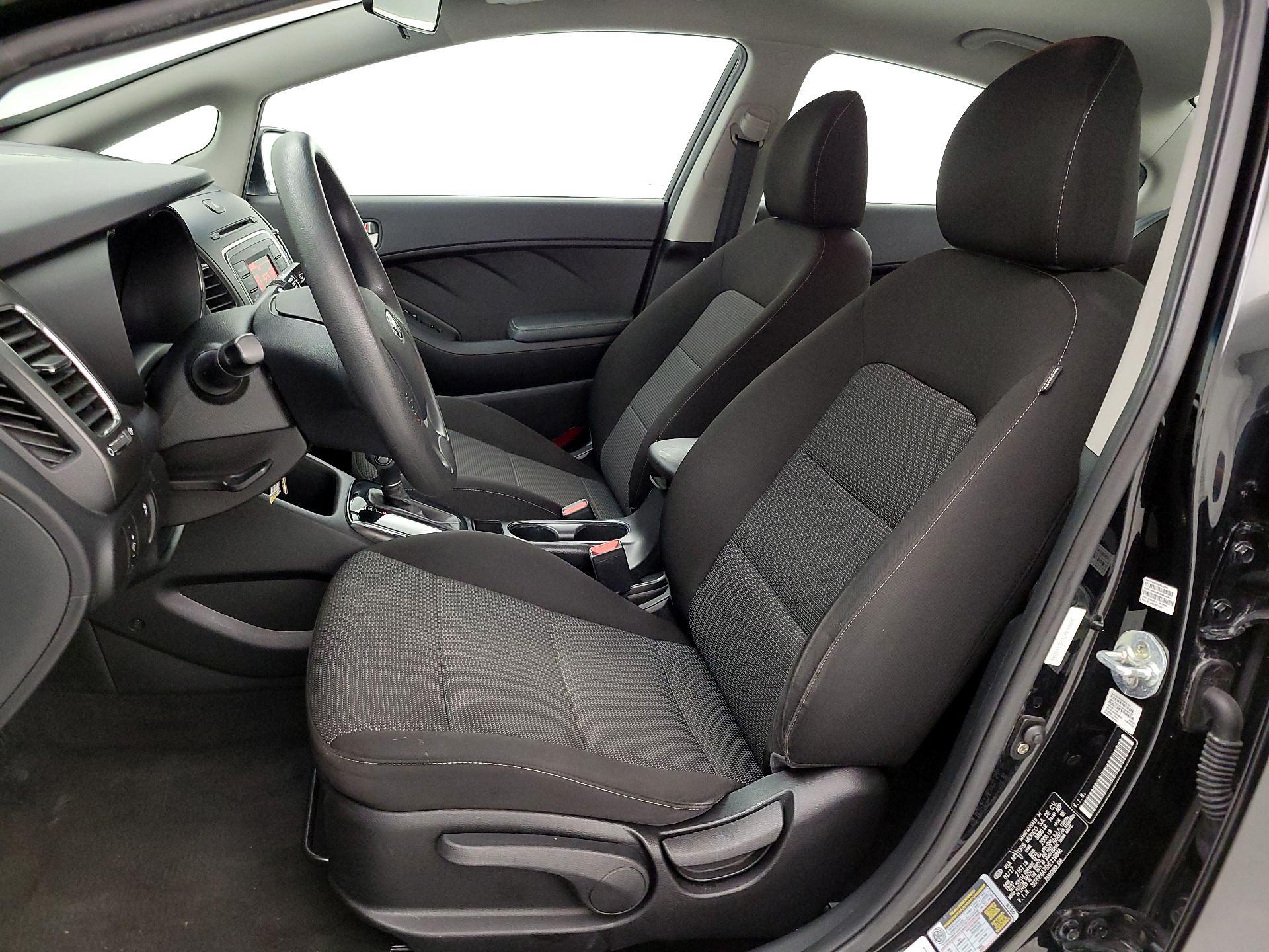 Thumbnail: 2017 Kia Forte - 11