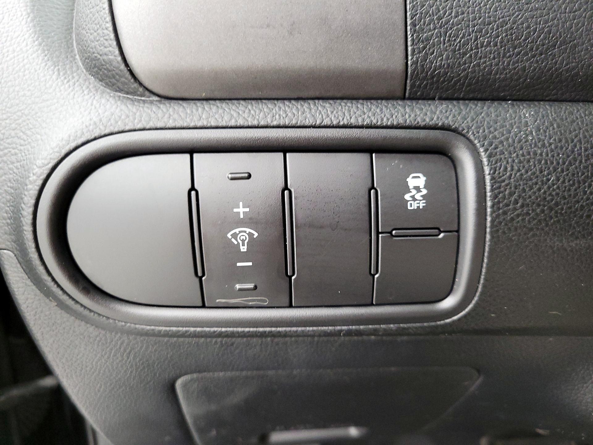 Thumbnail: 2017 Kia Forte - 13