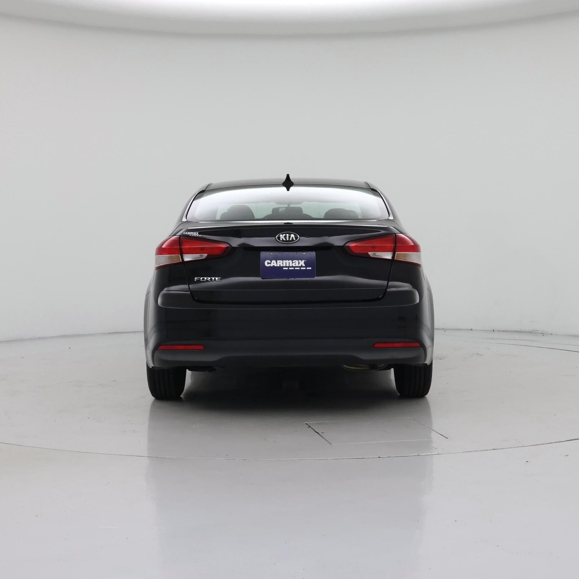 Thumbnail: 2017 Kia Forte - 6