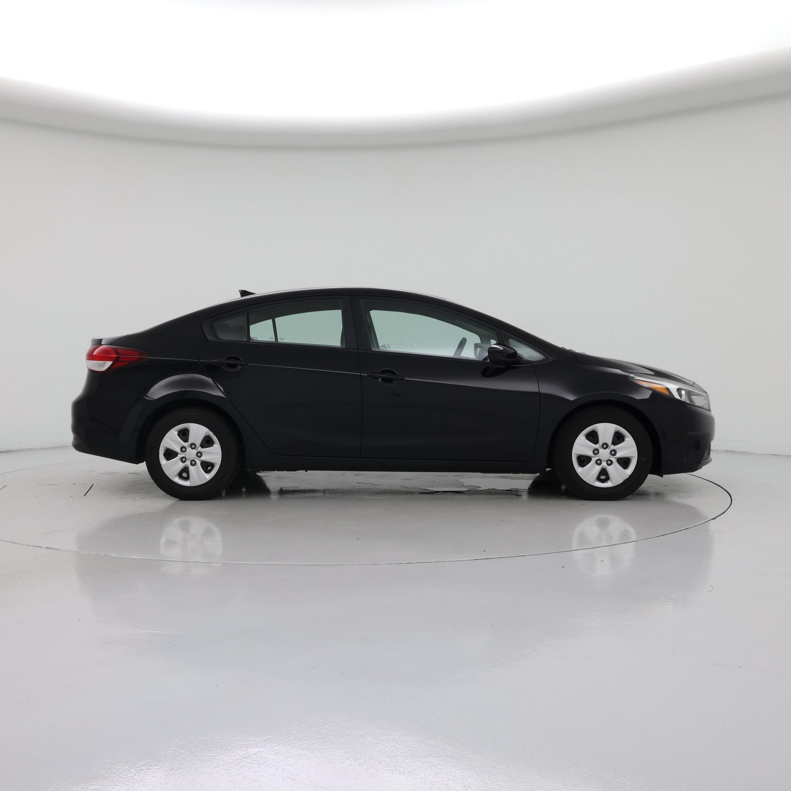 Thumbnail: 2017 Kia Forte - 7