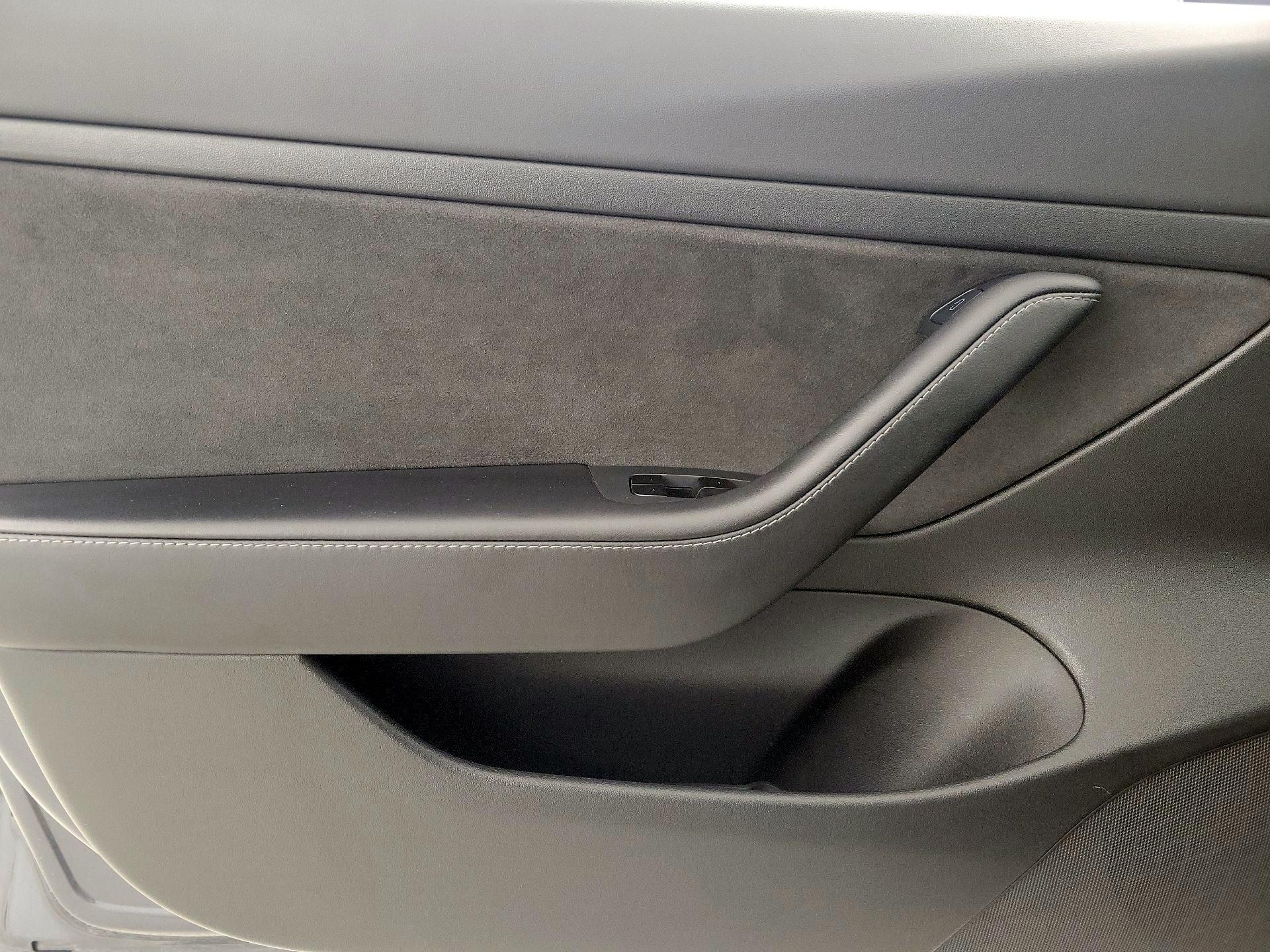 Thumbnail: 2021 Tesla Model 3 - 12