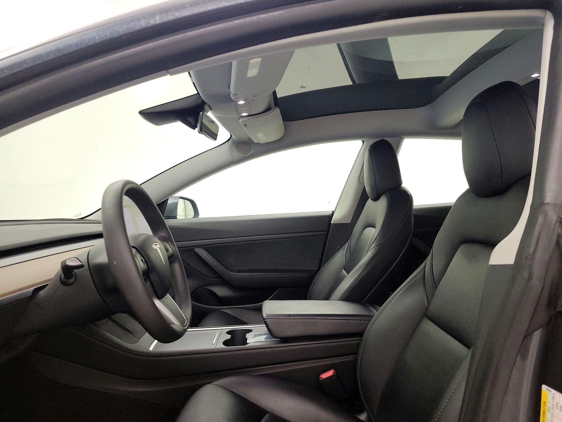 Thumbnail: 2021 Tesla Model 3 - 17