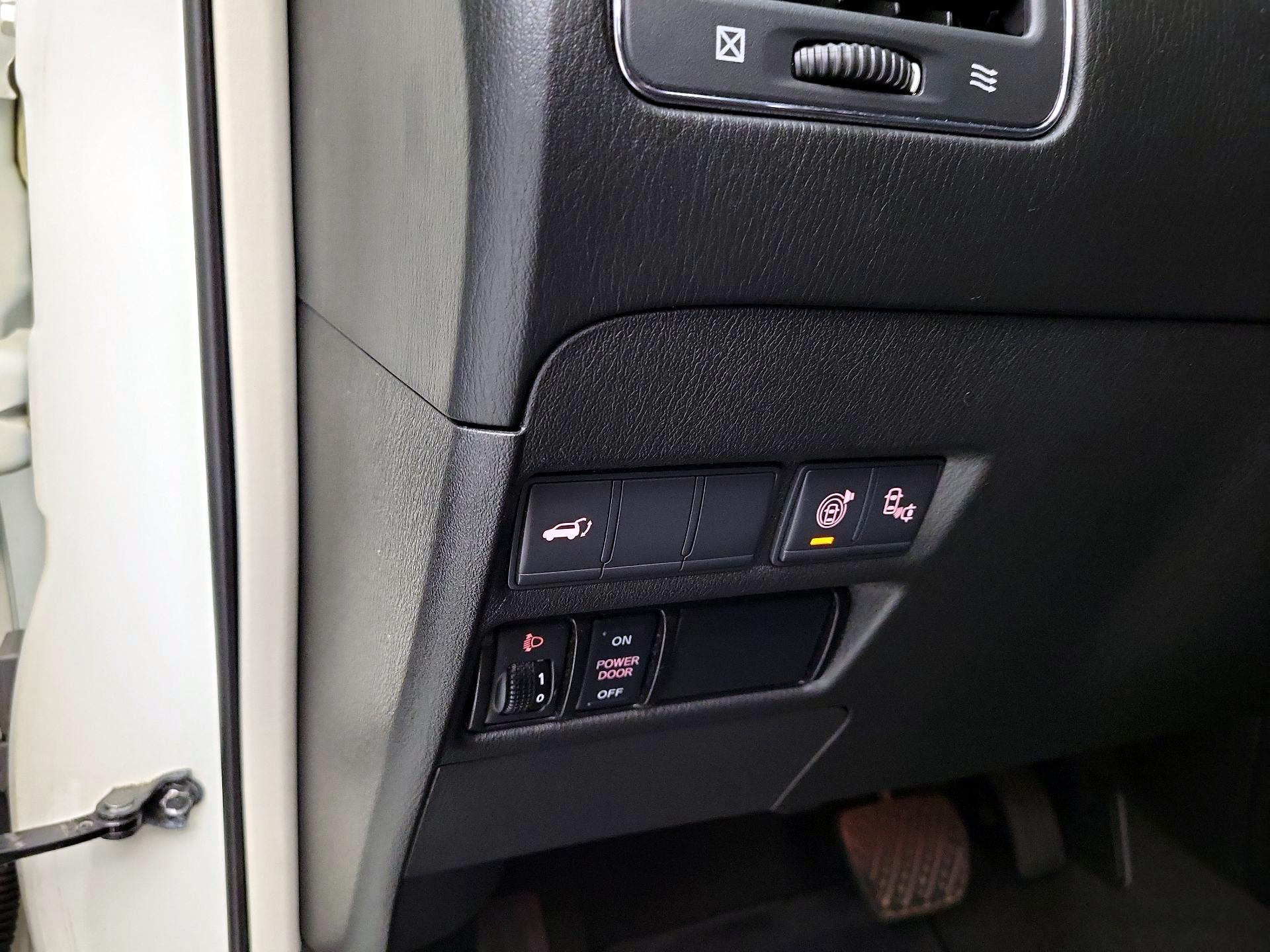 Thumbnail: 2017 Nissan Armada - 13