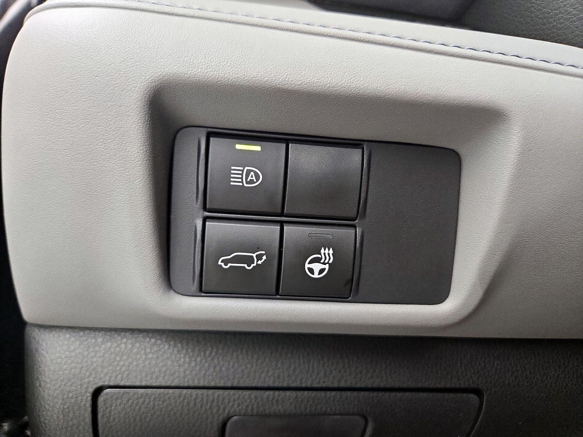 Thumbnail: 2020 Toyota Highlander - 13