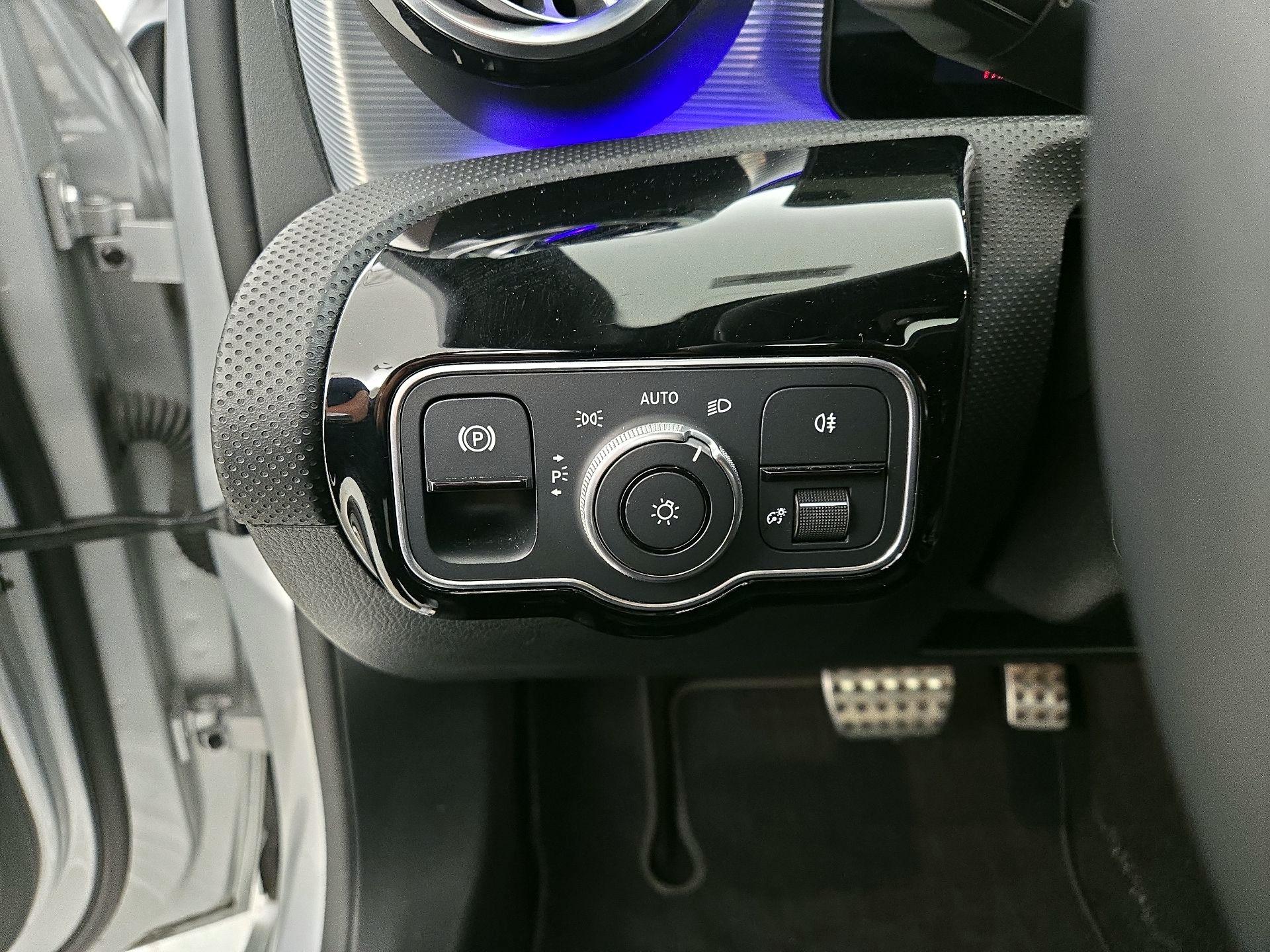 Thumbnail: 2022 Mercedes-Benz A-Class - 13