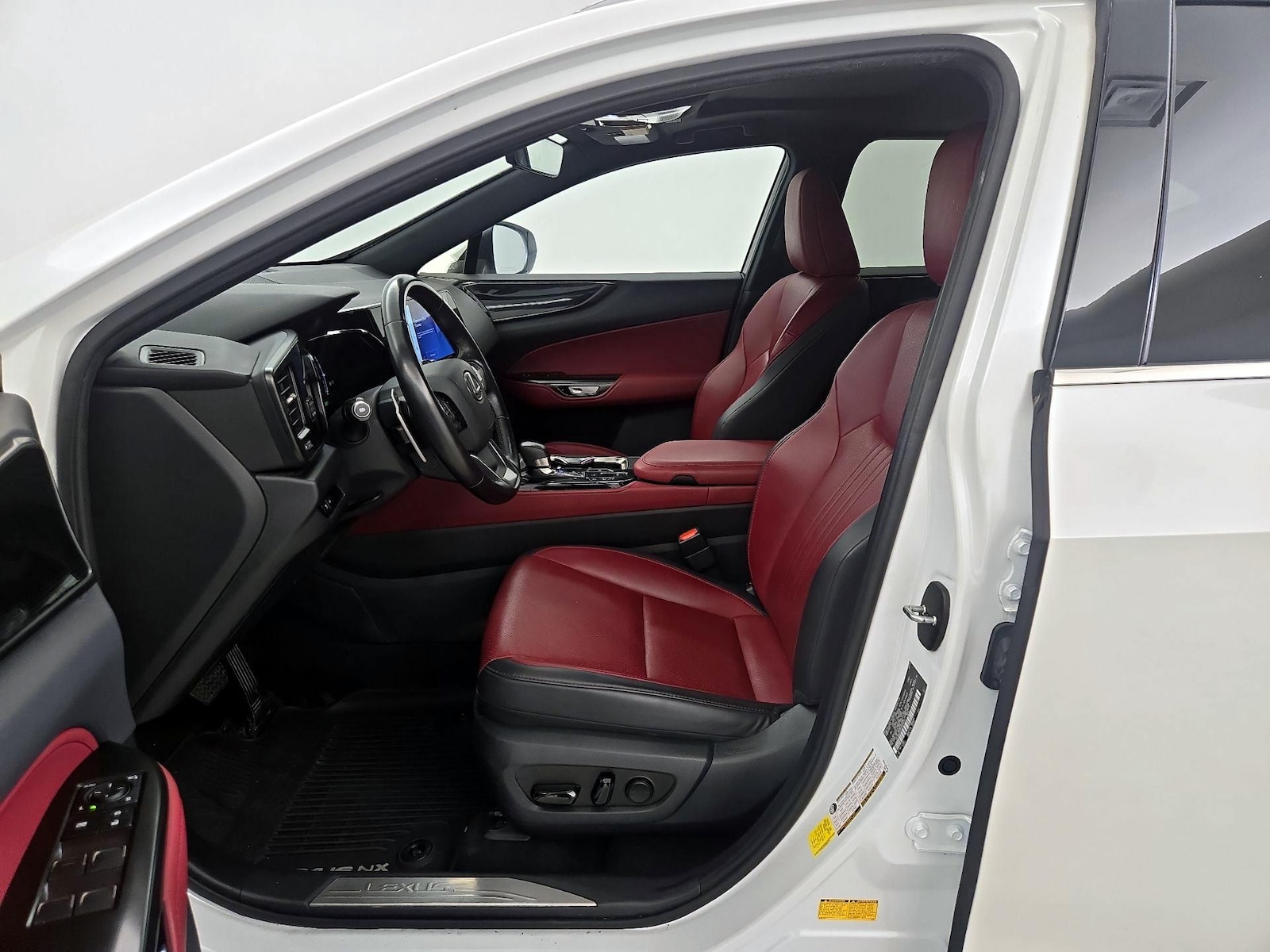 2025 Lexus NX Hybrid 350h - Photo 12