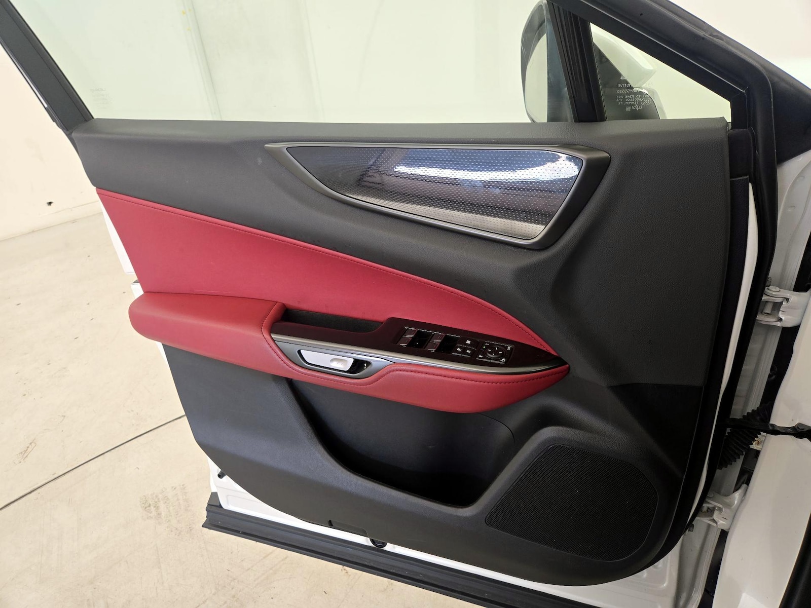 2025 Lexus NX Hybrid 350h - Photo 13