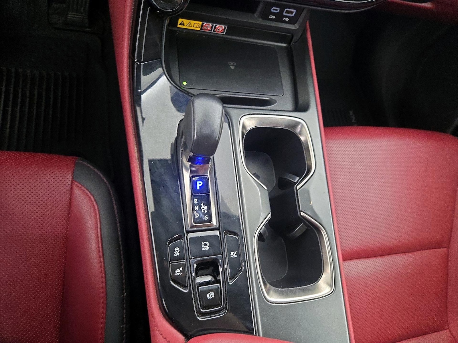 2025 Lexus NX Hybrid 350h - Photo 18