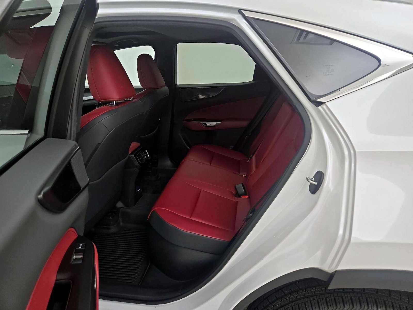 2025 Lexus NX Hybrid 350h - Photo 21