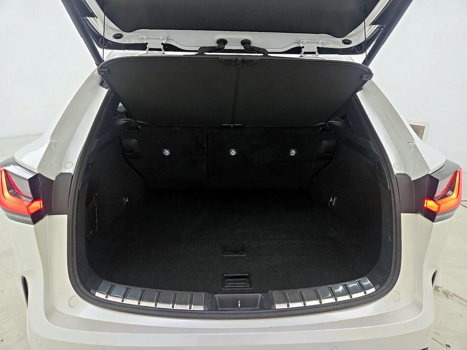2025 Lexus NX Hybrid 350h - Photo 22