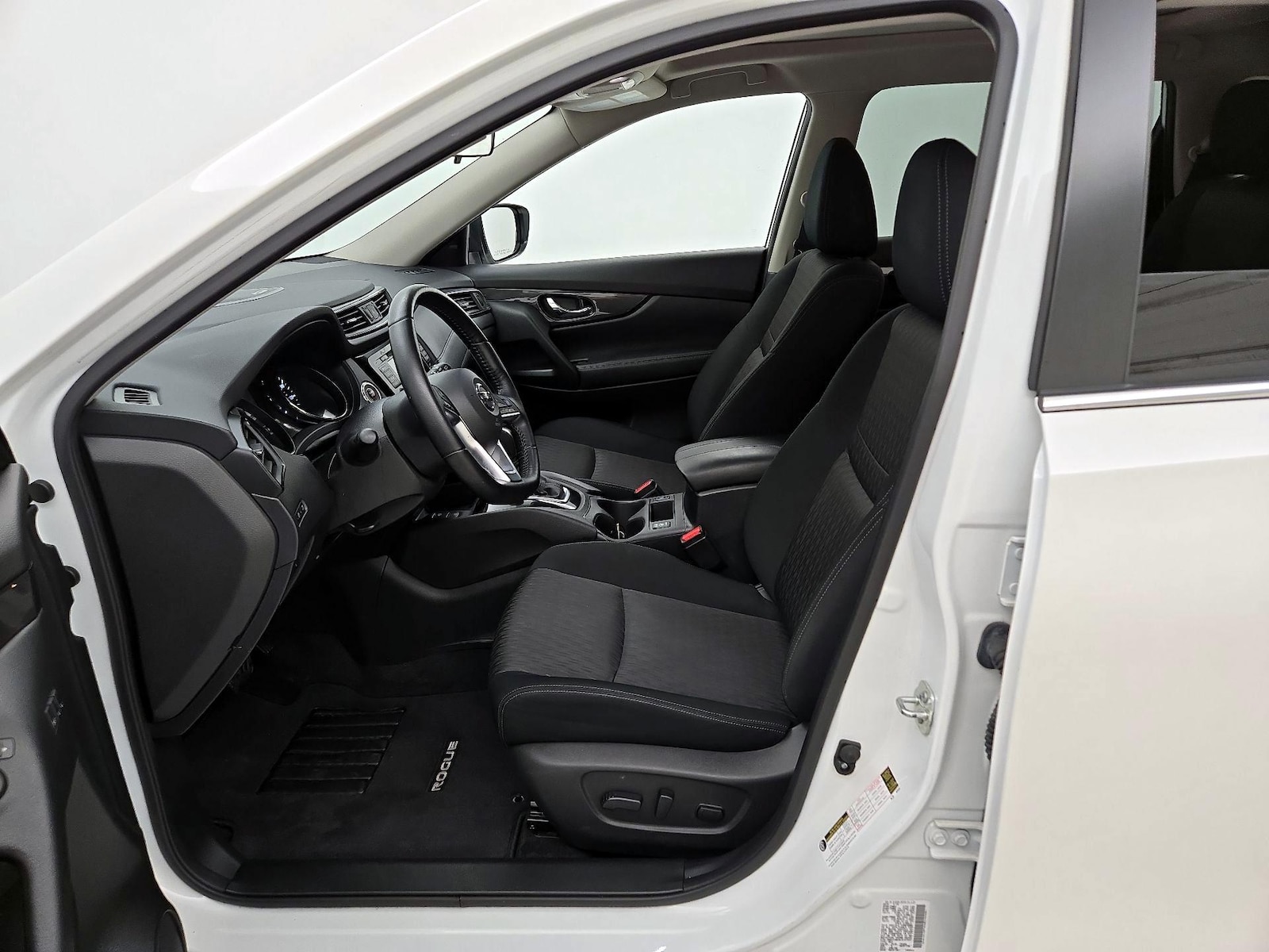 2020 Nissan Rogue SV - Photo 12