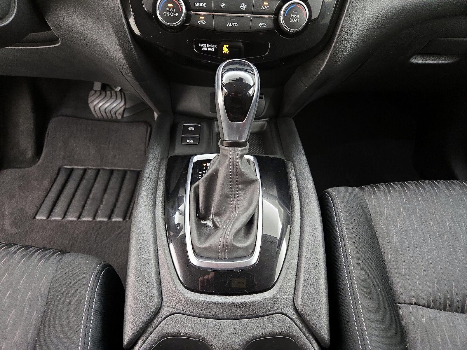2020 Nissan Rogue SV - Photo 19