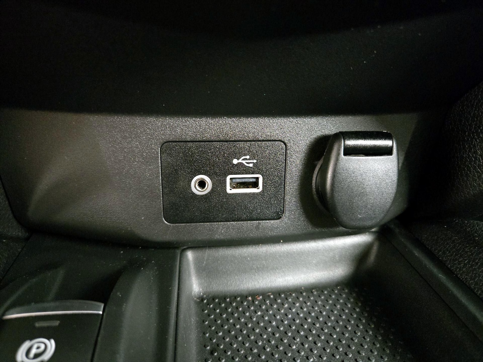 2020 Nissan Rogue SV - Photo 20