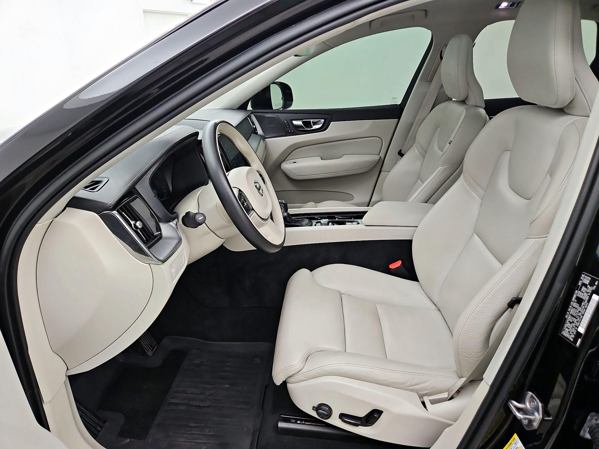 Thumbnail: 2019 Volvo XC60 - 11