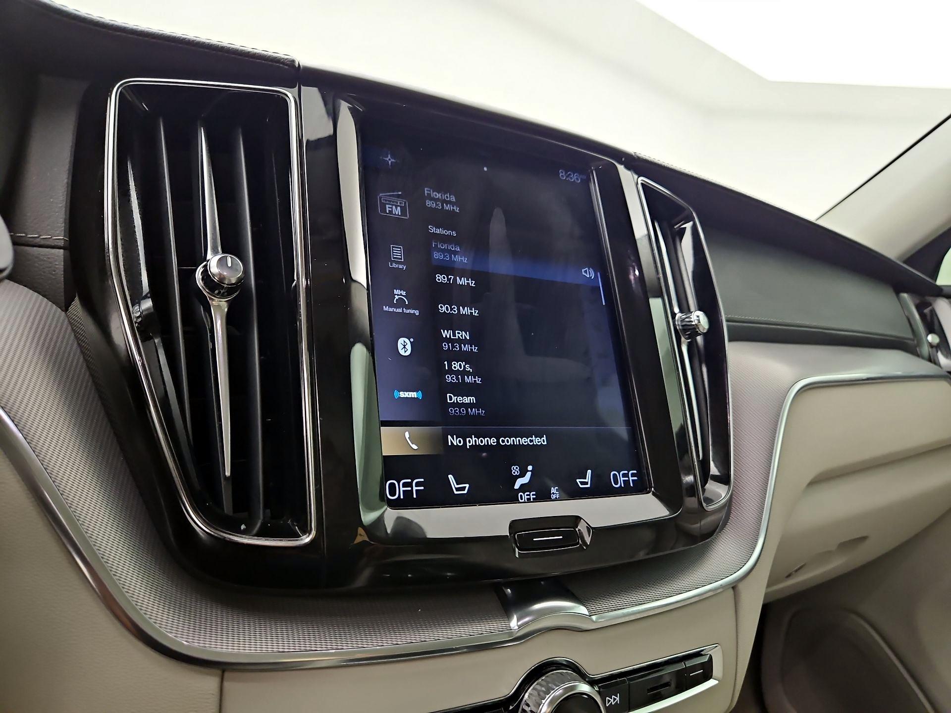 Thumbnail: 2019 Volvo XC60 - 16