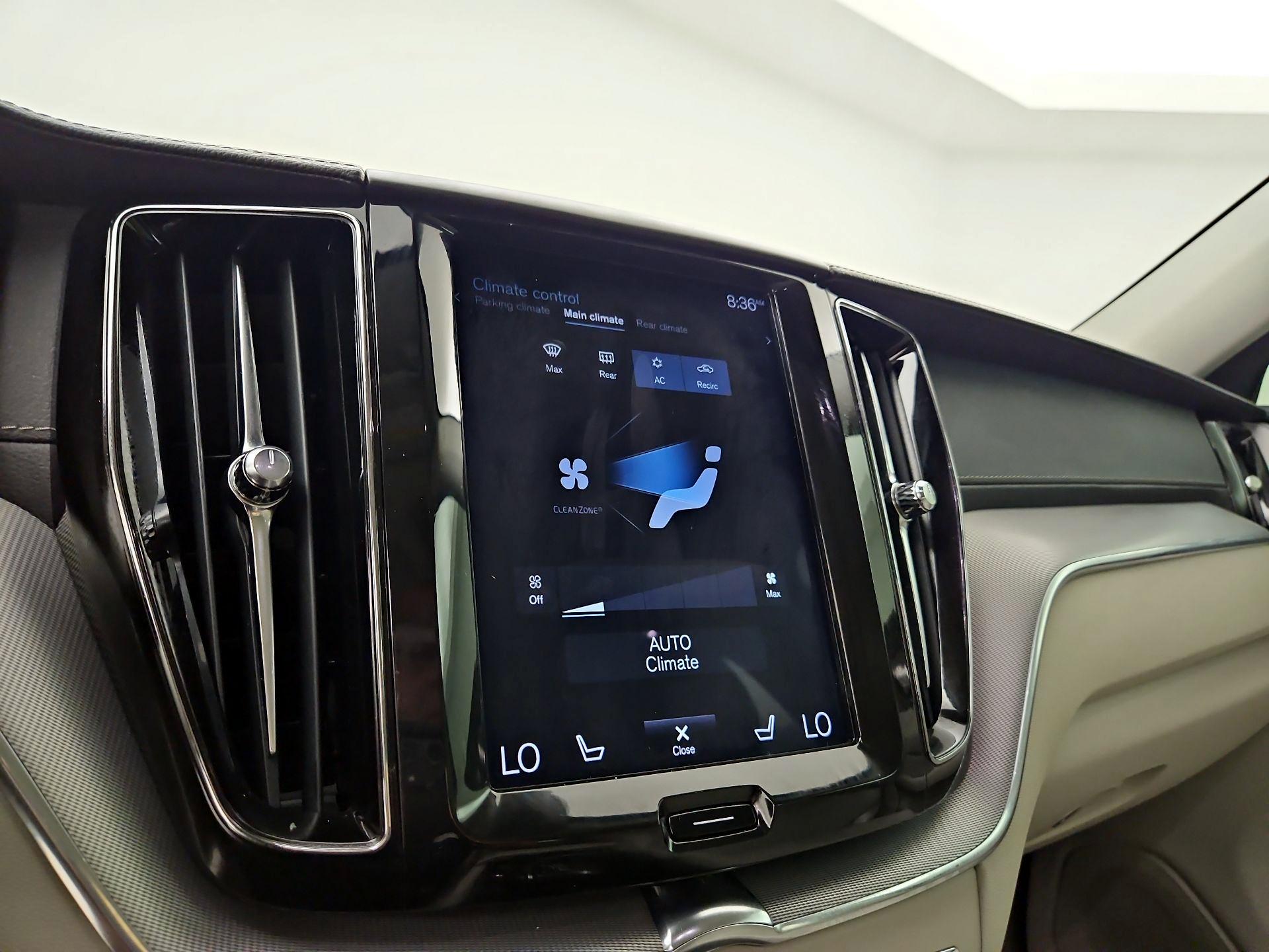 Thumbnail: 2019 Volvo XC60 - 17
