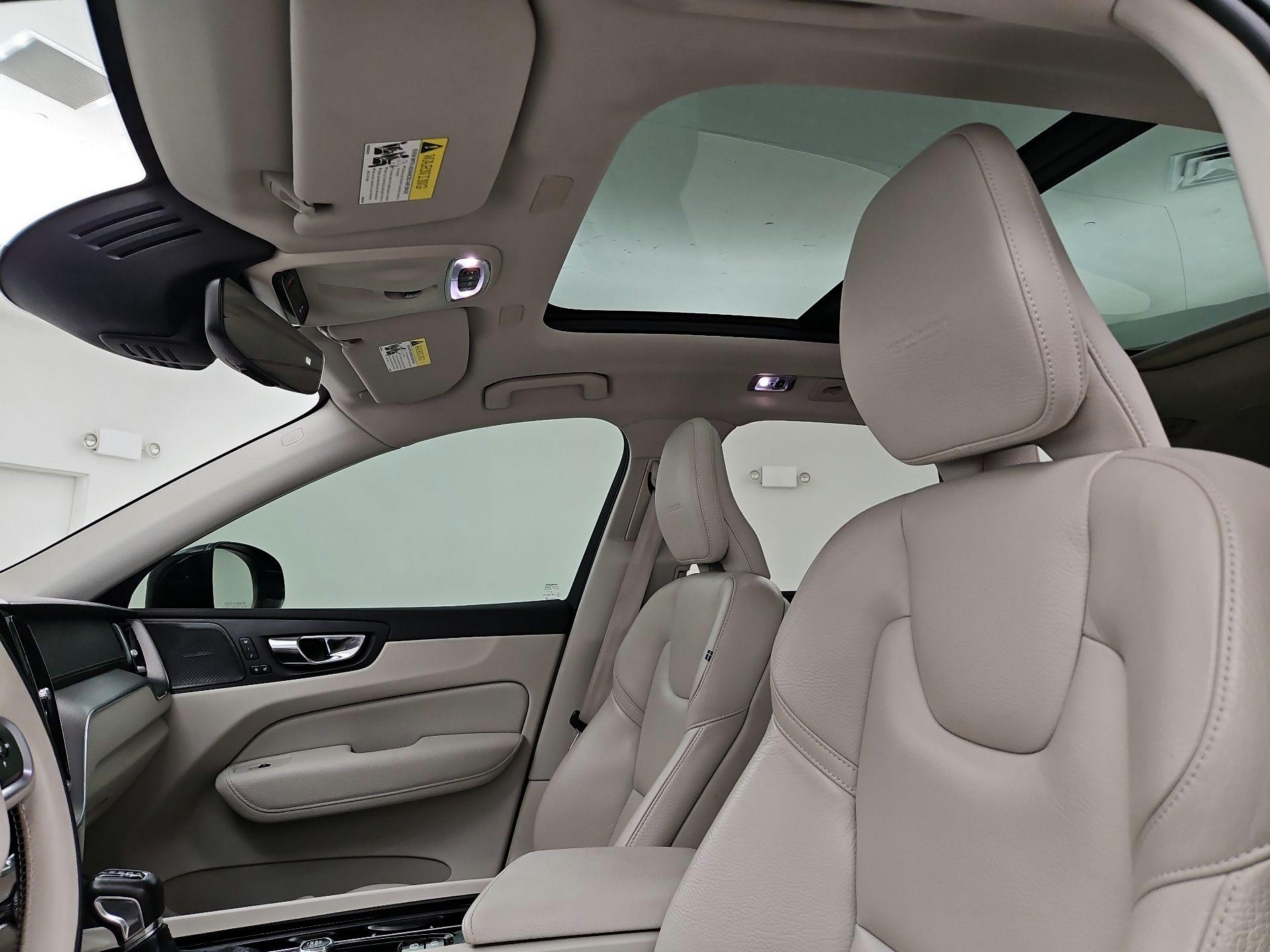 Thumbnail: 2019 Volvo XC60 - 20