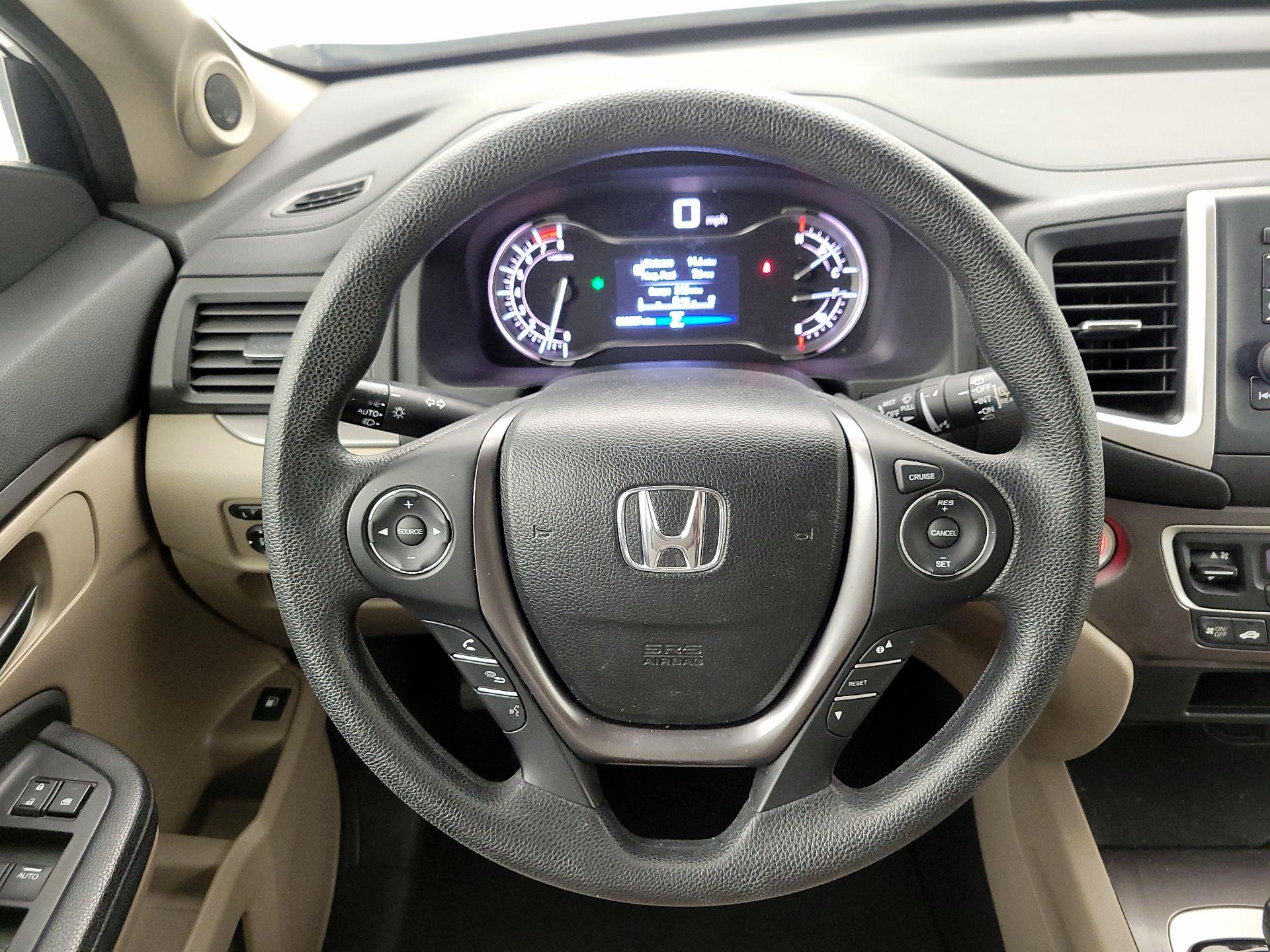 Thumbnail: 2016 Honda Pilot - 10
