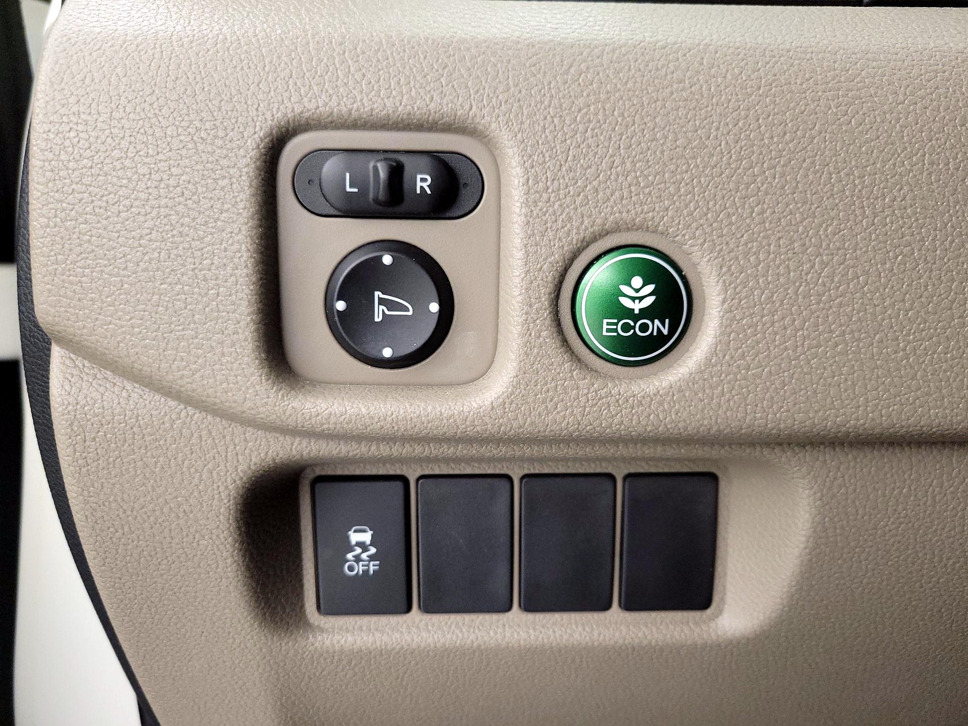 Thumbnail: 2016 Honda Pilot - 13
