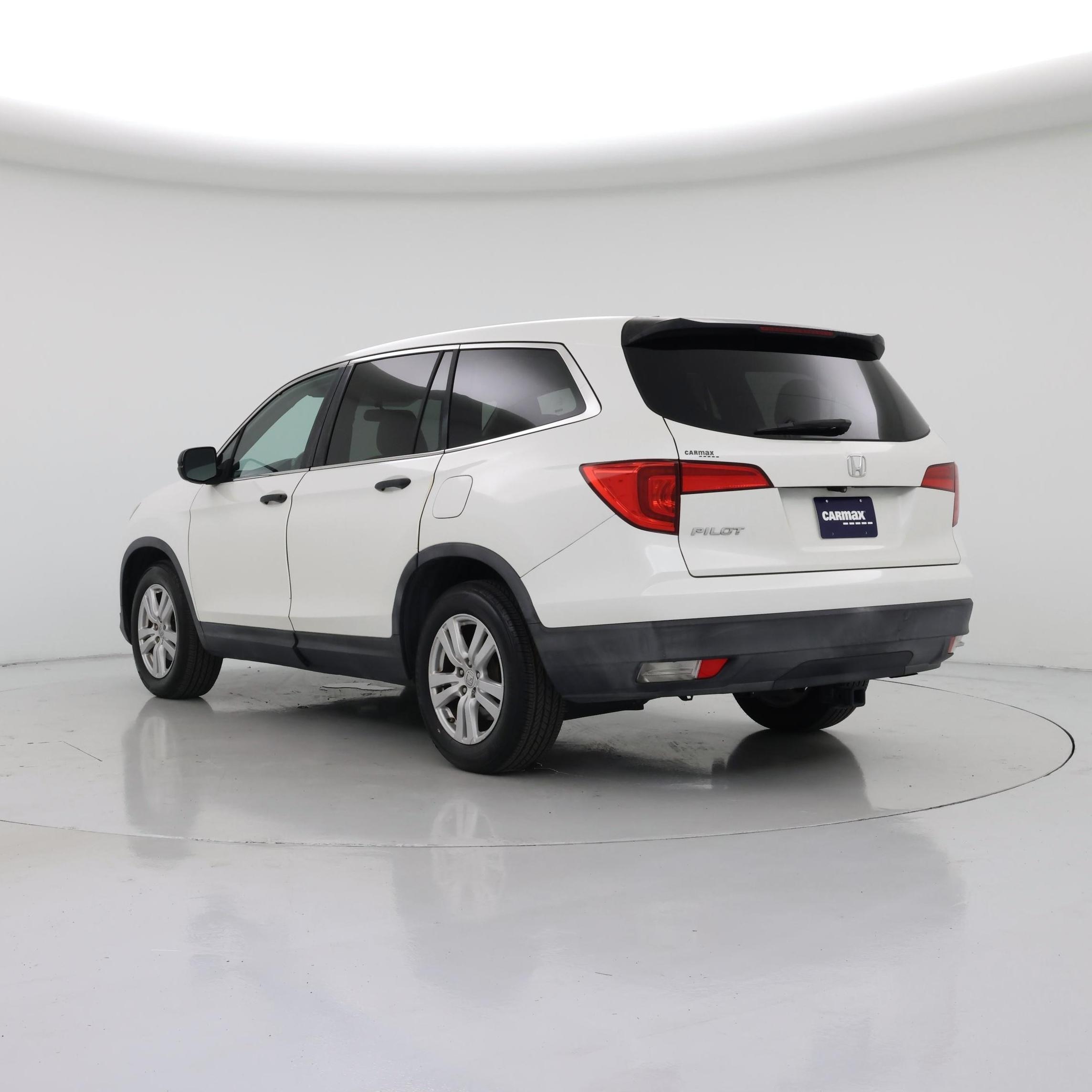 Thumbnail: 2016 Honda Pilot - 2