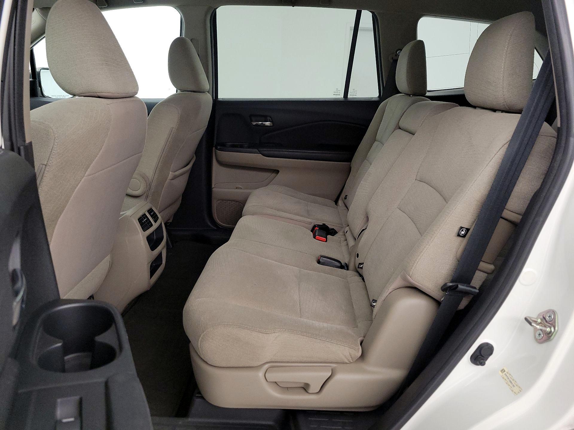 Thumbnail: 2016 Honda Pilot - 19