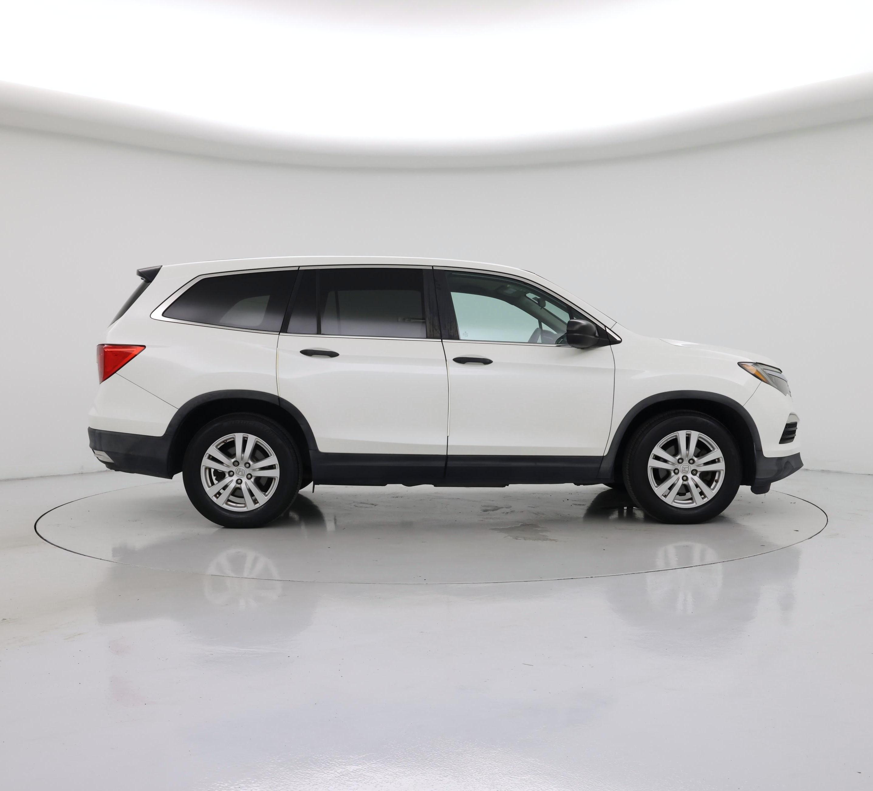 Thumbnail: 2016 Honda Pilot - 7