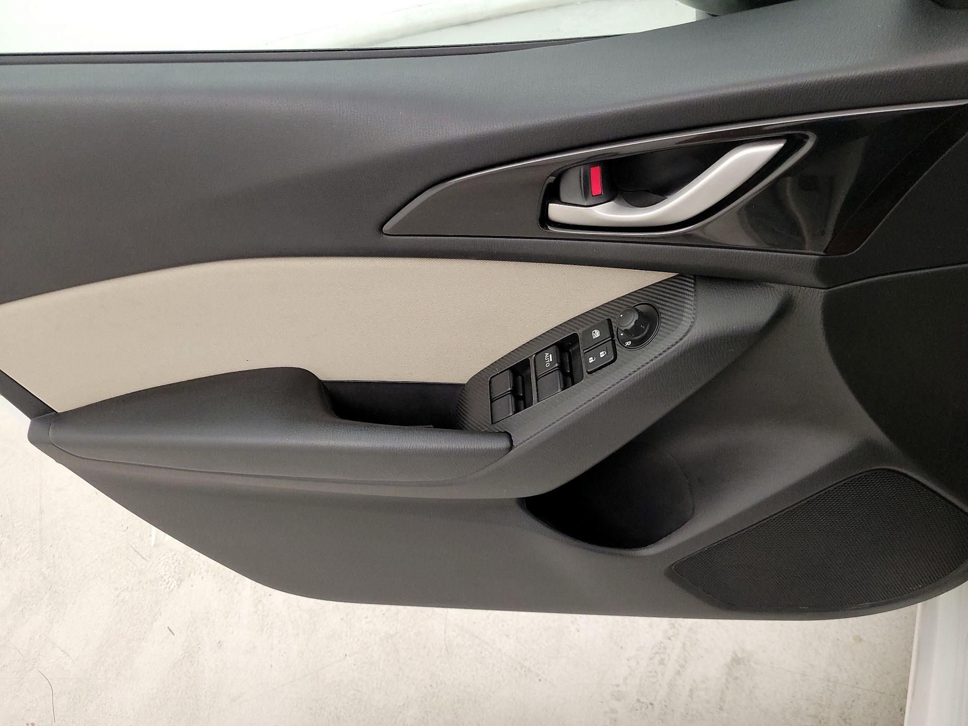 Thumbnail: 2015 Mazda Mazda3 - 12