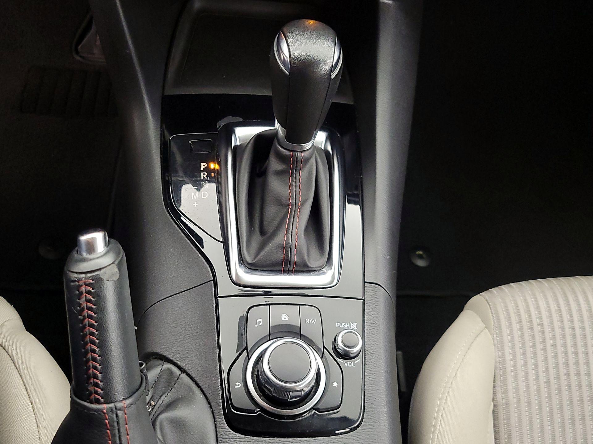Thumbnail: 2015 Mazda Mazda3 - 17