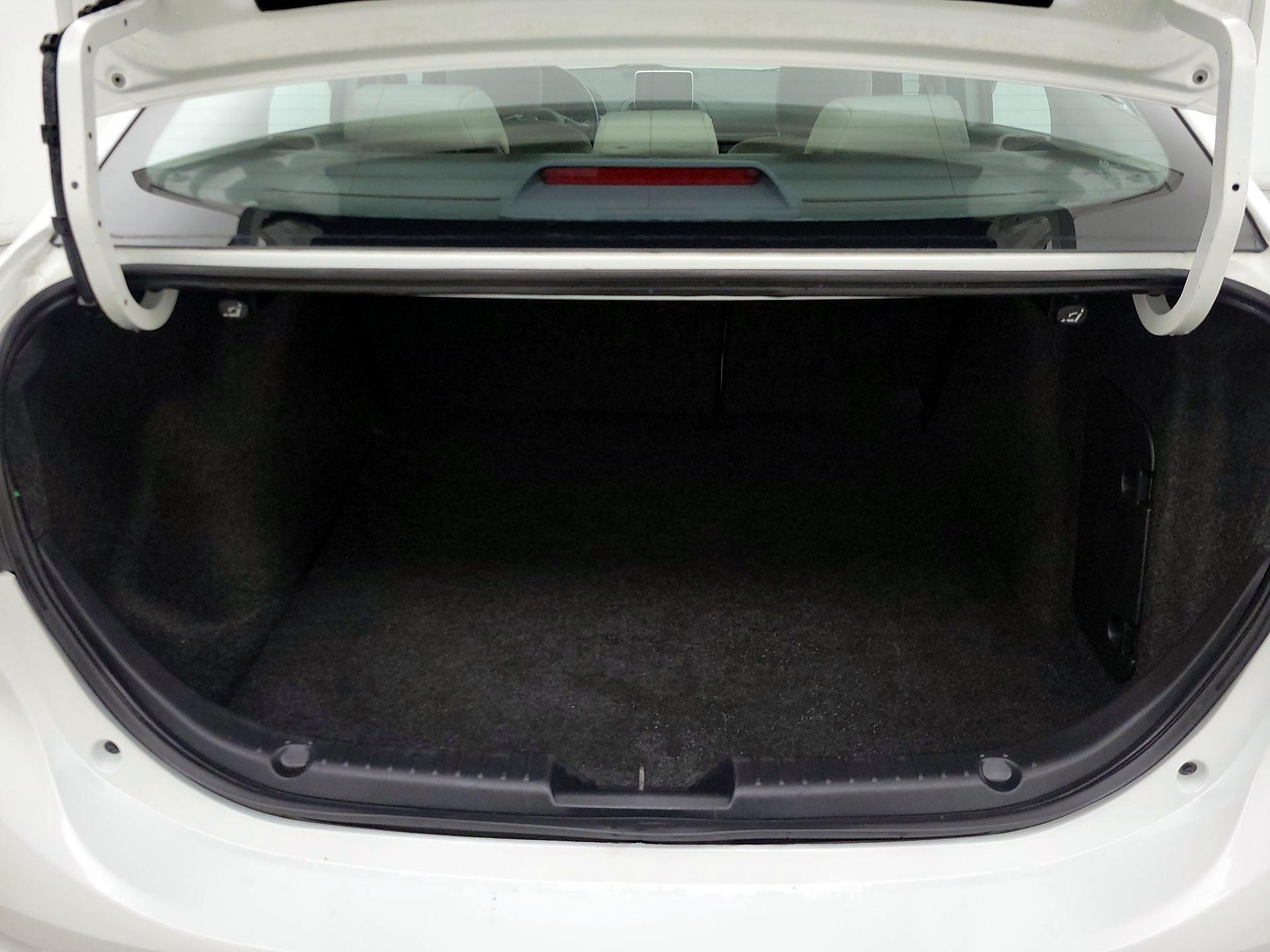 Thumbnail: 2015 Mazda Mazda3 - 20