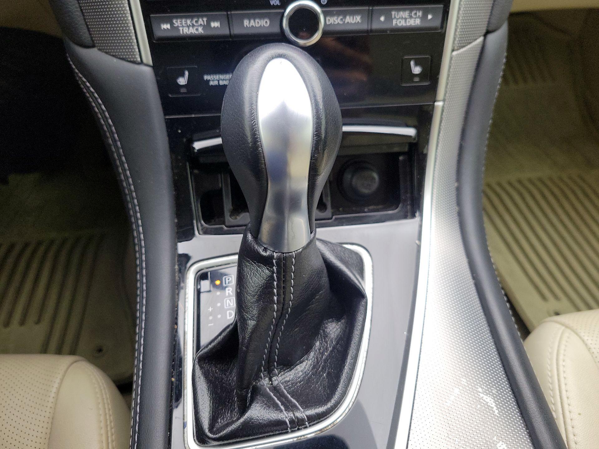 Thumbnail: 2015 INFINITI Q50 - 18