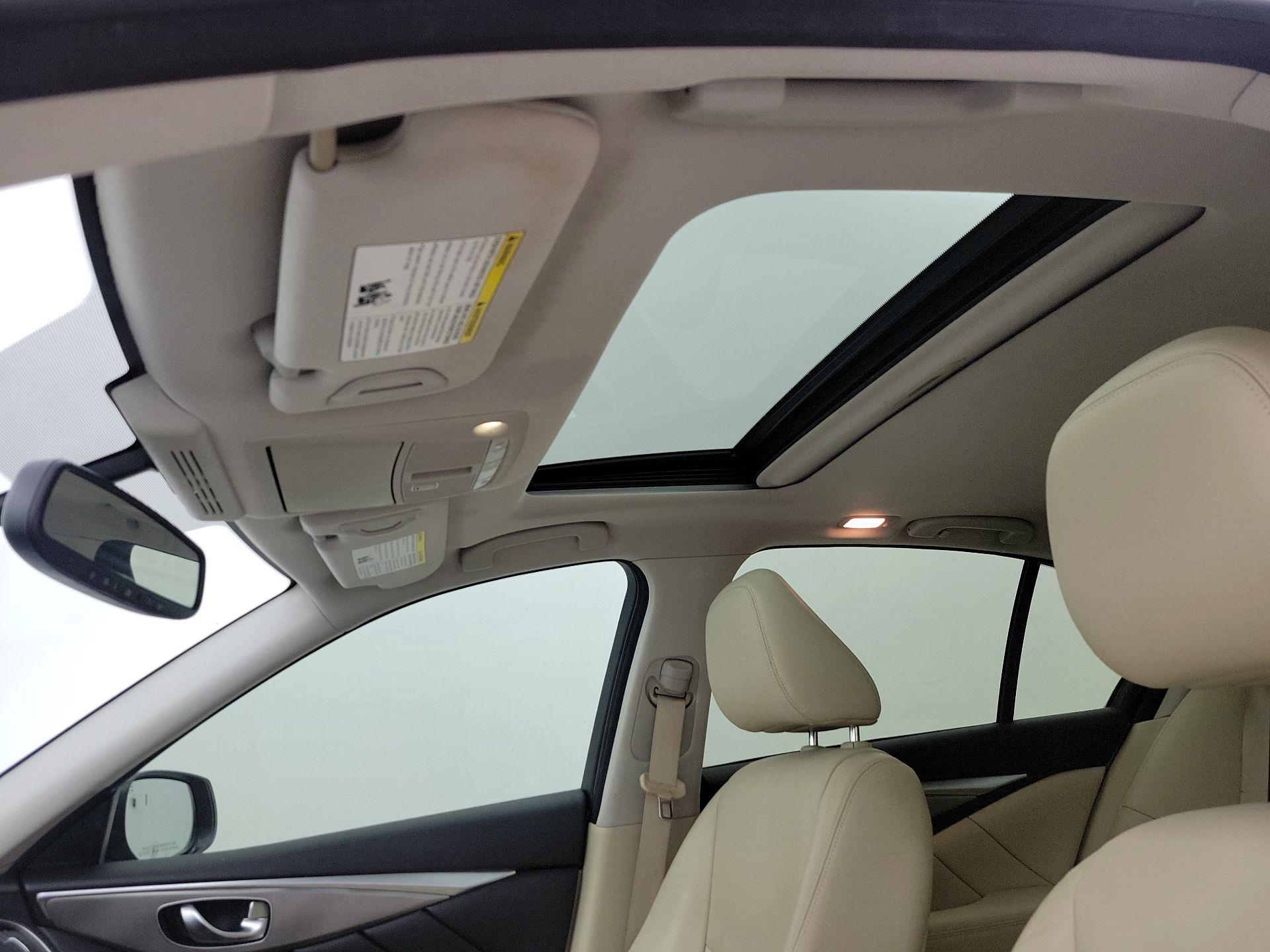 Thumbnail: 2015 INFINITI Q50 - 20