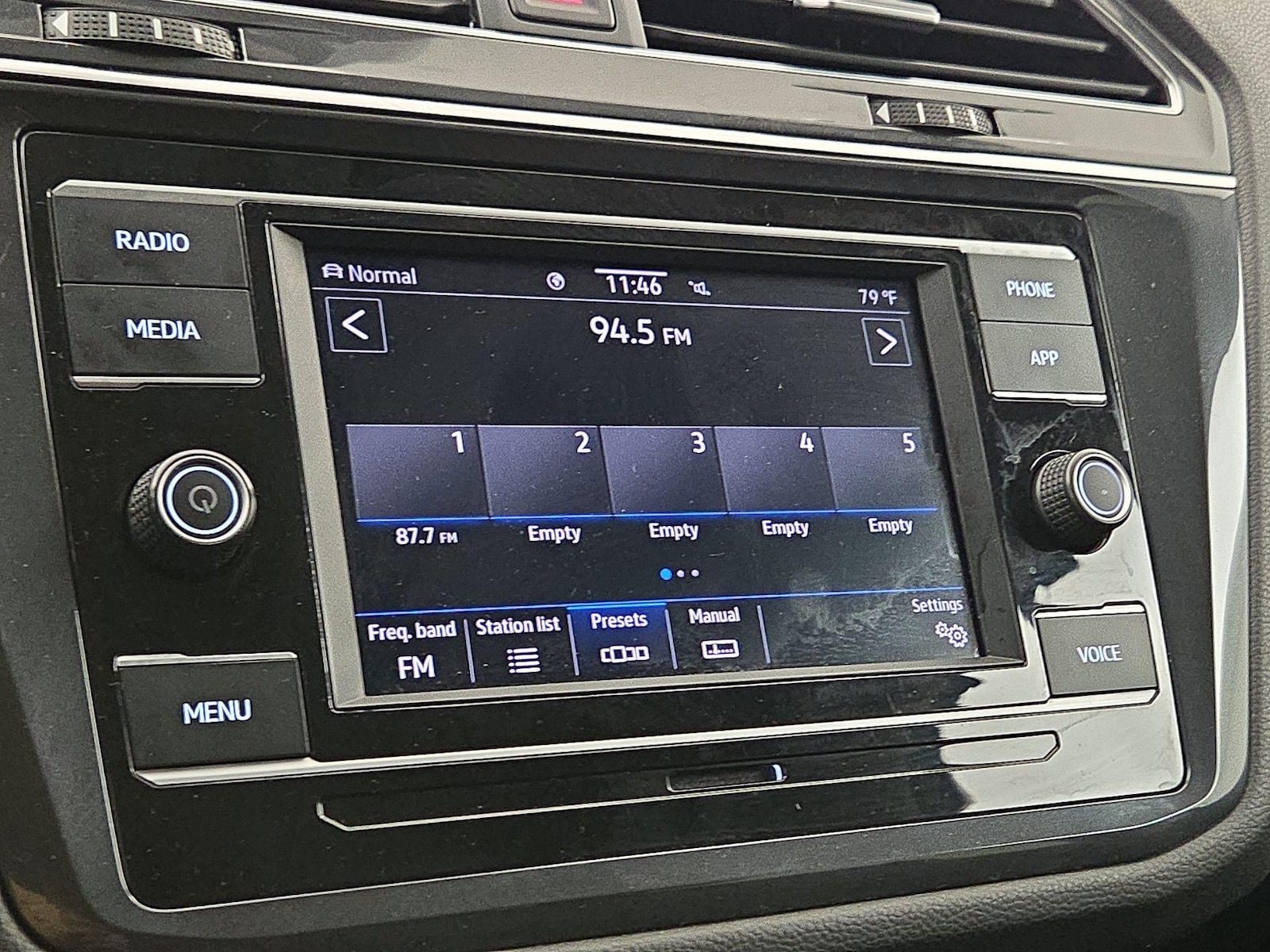 2022 Volkswagen Tiguan S - Photo 16