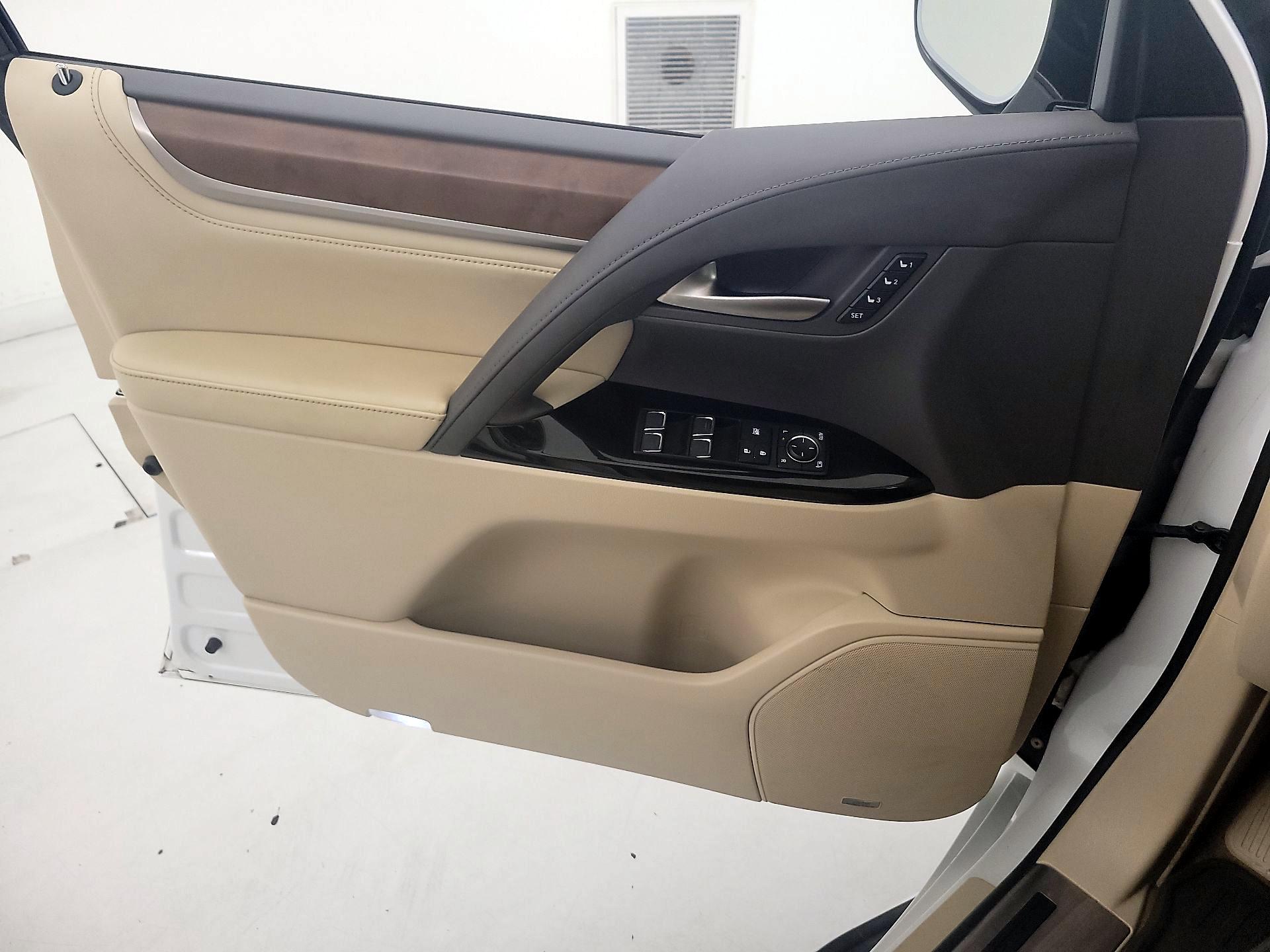 Thumbnail: 2020 Lexus LX - 12