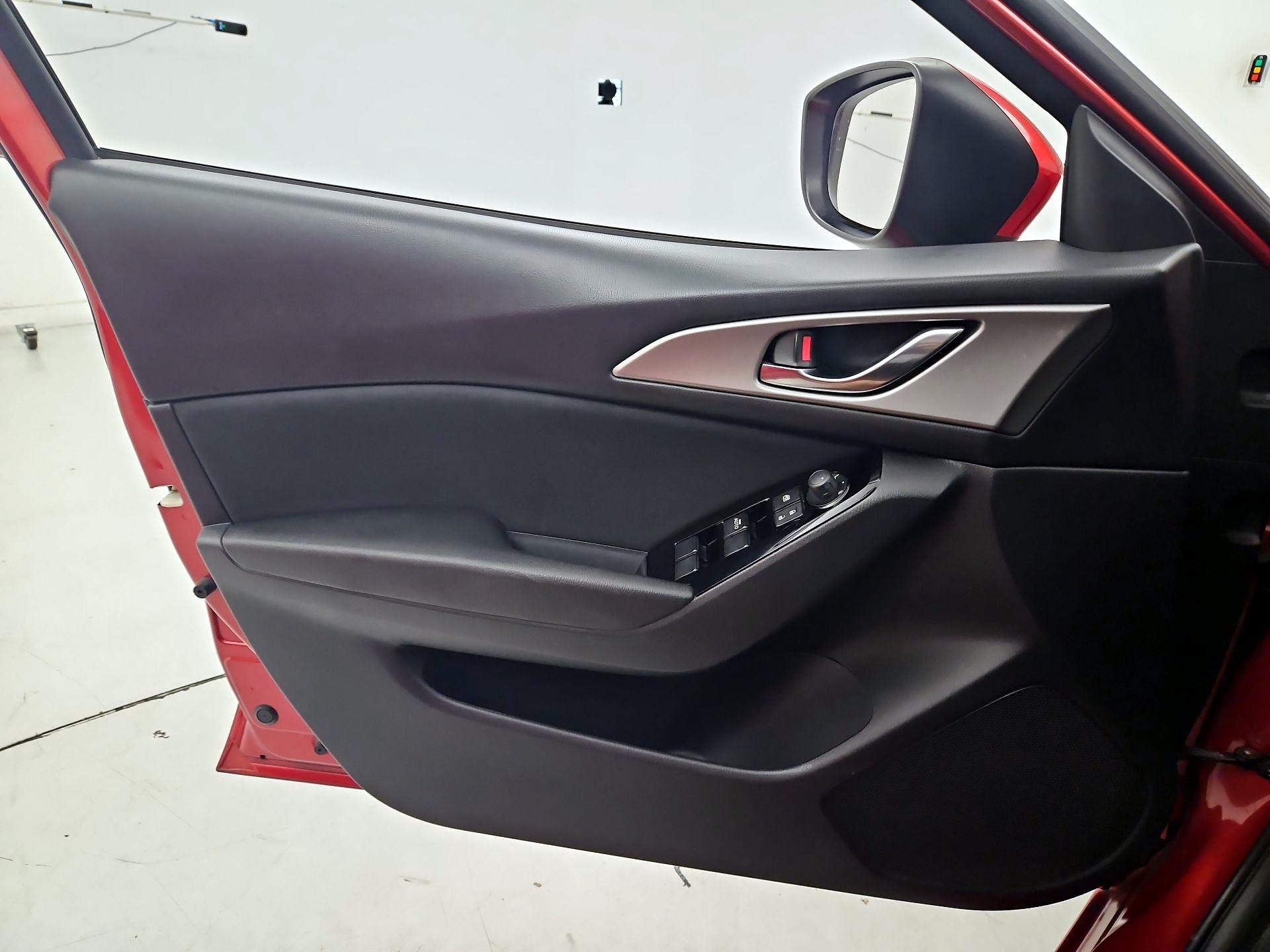 Thumbnail: 2017 Mazda Mazda3 - 12