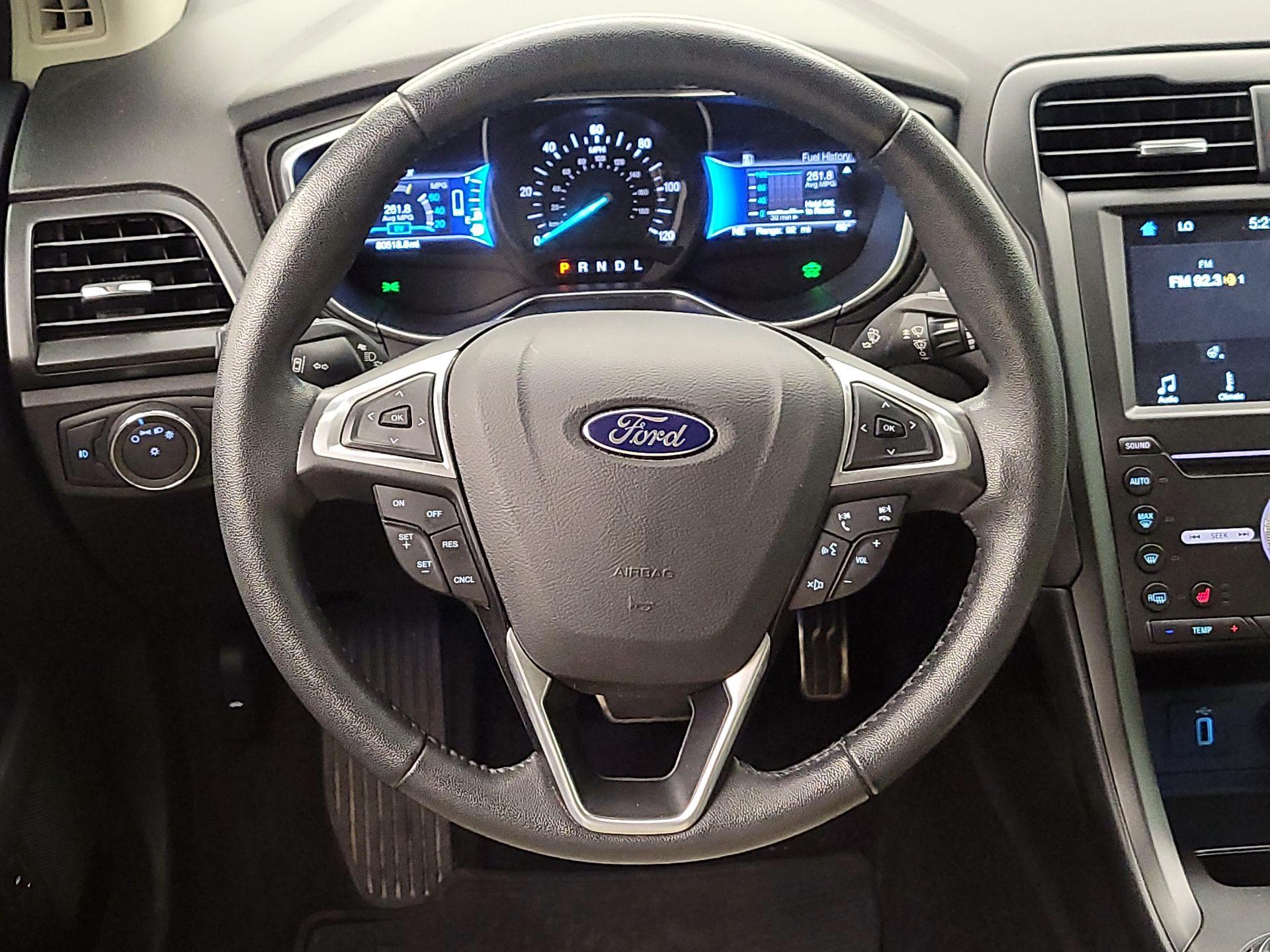 Thumbnail: 2017 Ford Fusion - 10