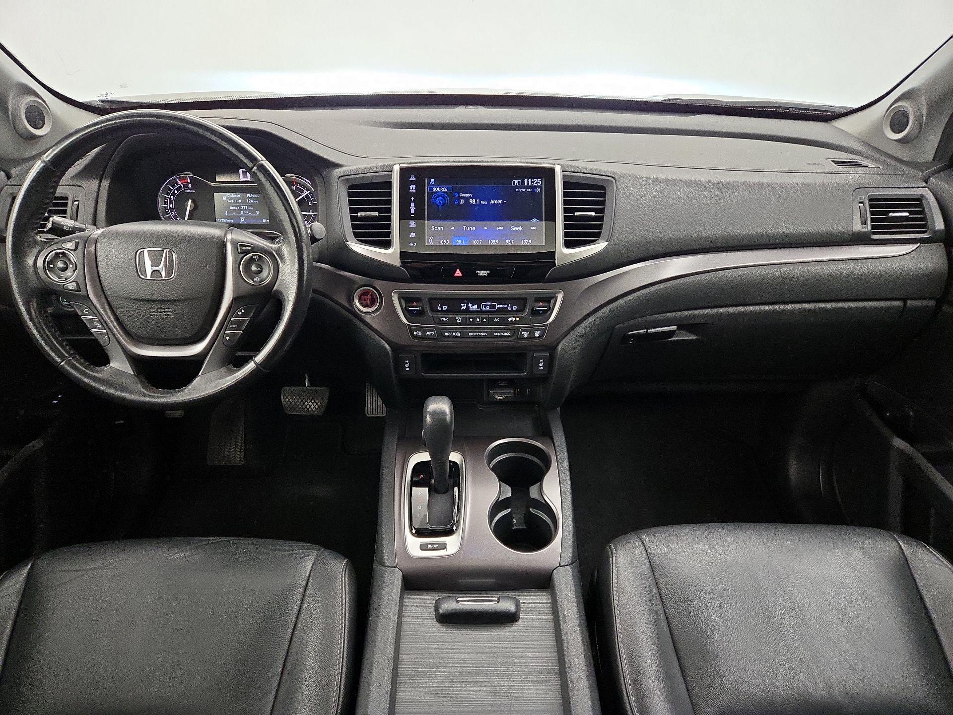 Thumbnail: 2017 Honda Pilot - 9