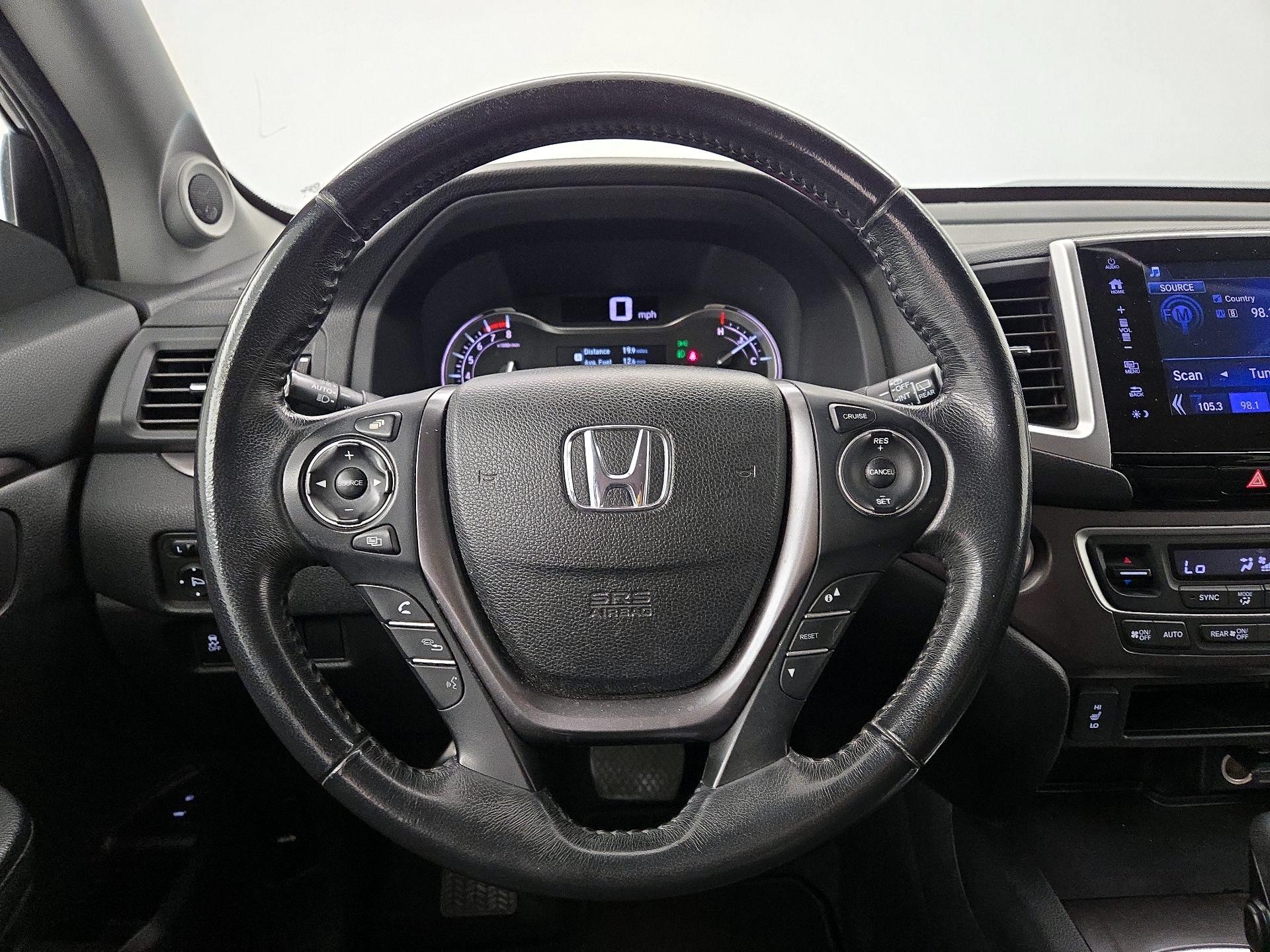 Thumbnail: 2017 Honda Pilot - 10