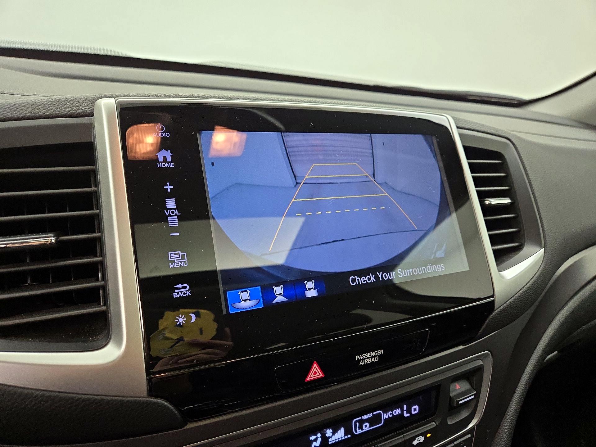 Thumbnail: 2017 Honda Pilot - 14