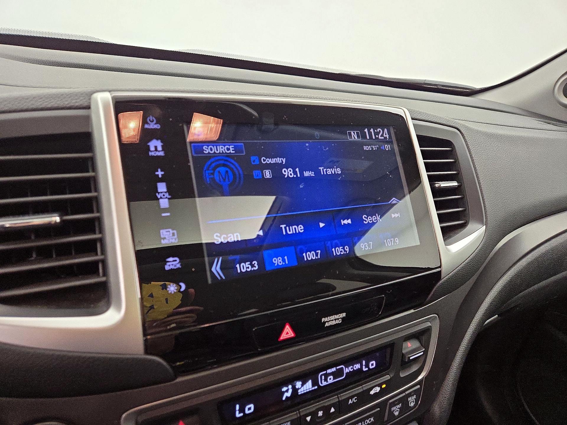 Thumbnail: 2017 Honda Pilot - 15