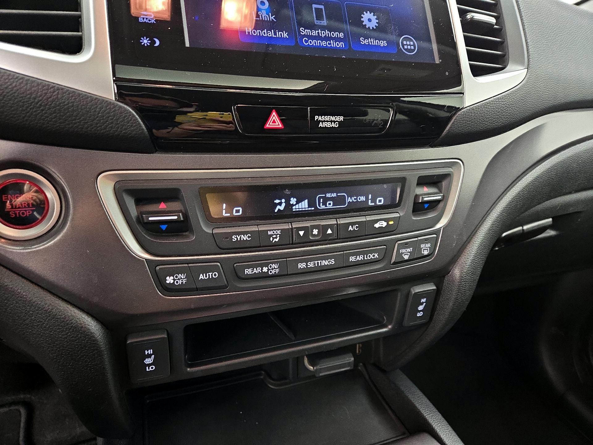 Thumbnail: 2017 Honda Pilot - 16