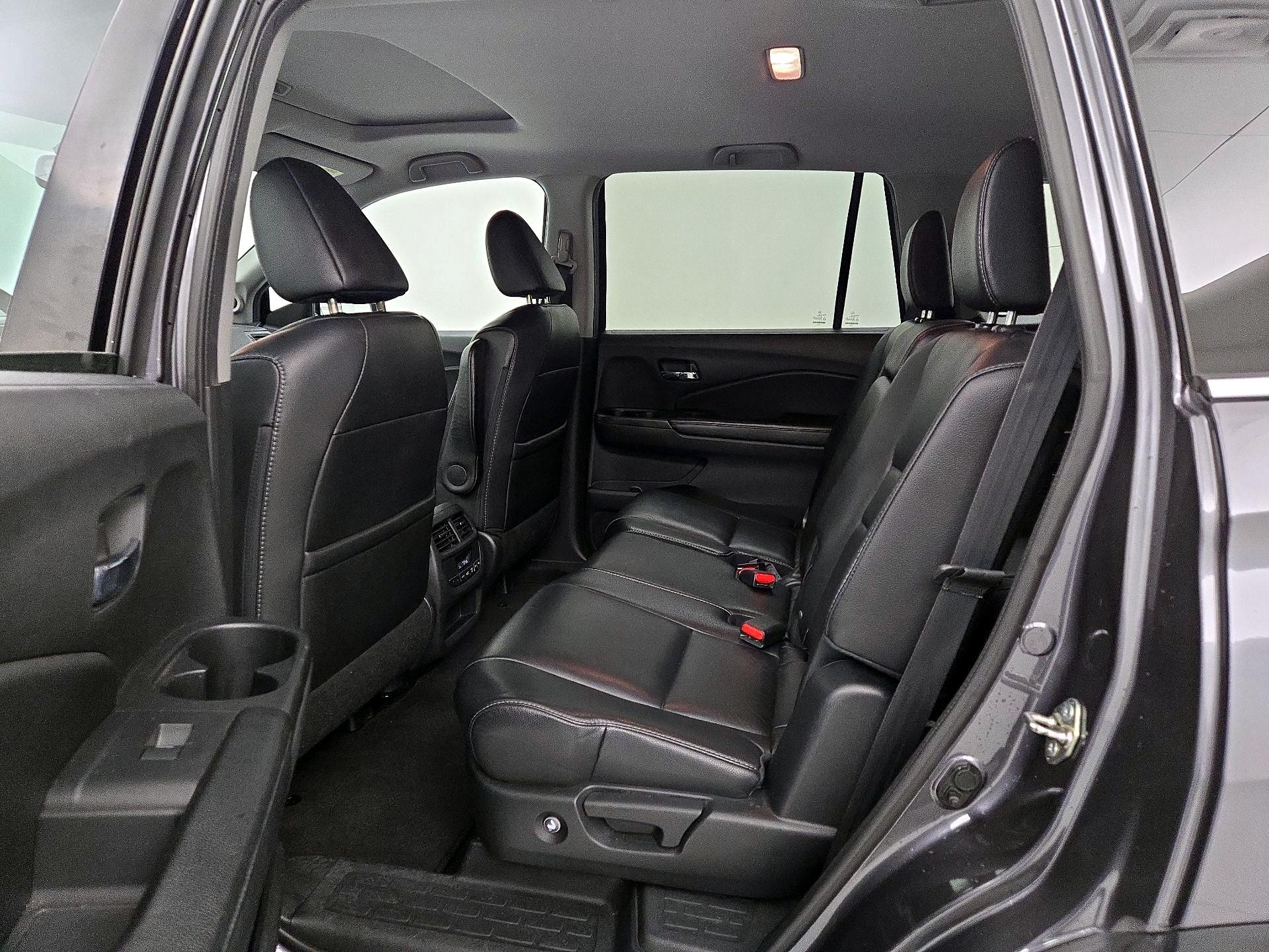 Thumbnail: 2017 Honda Pilot - 20