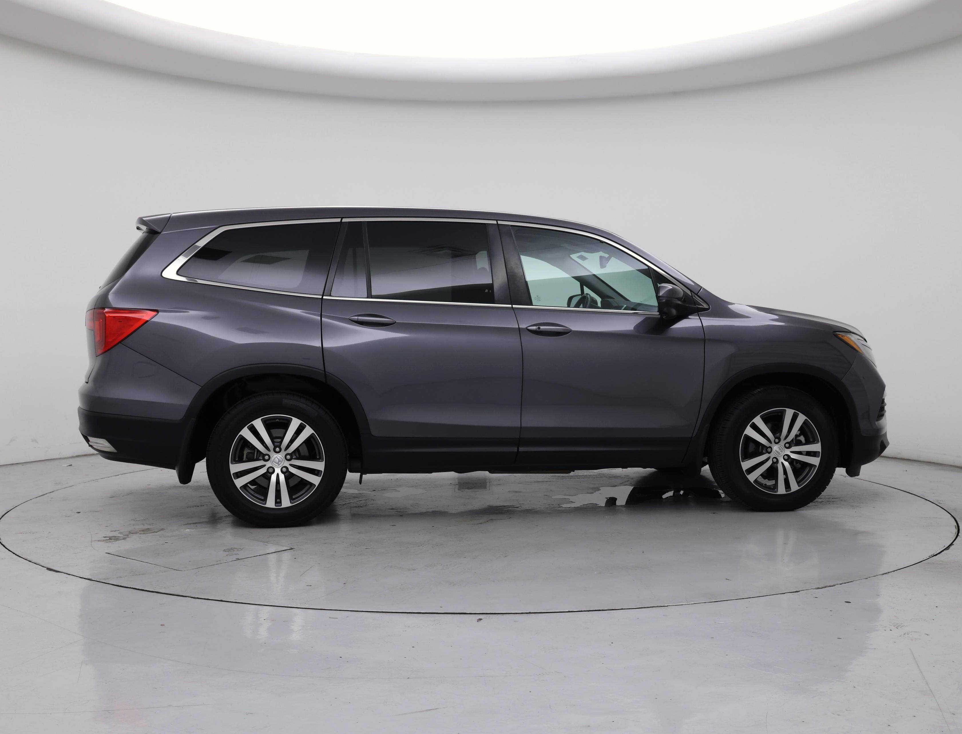 Thumbnail: 2017 Honda Pilot - 7