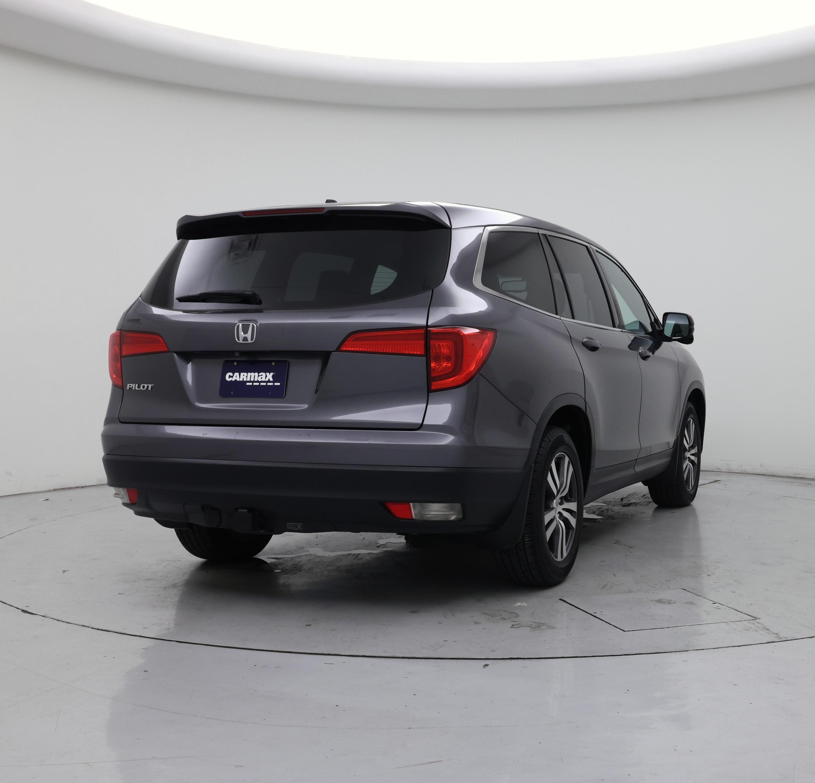 Thumbnail: 2017 Honda Pilot - 8