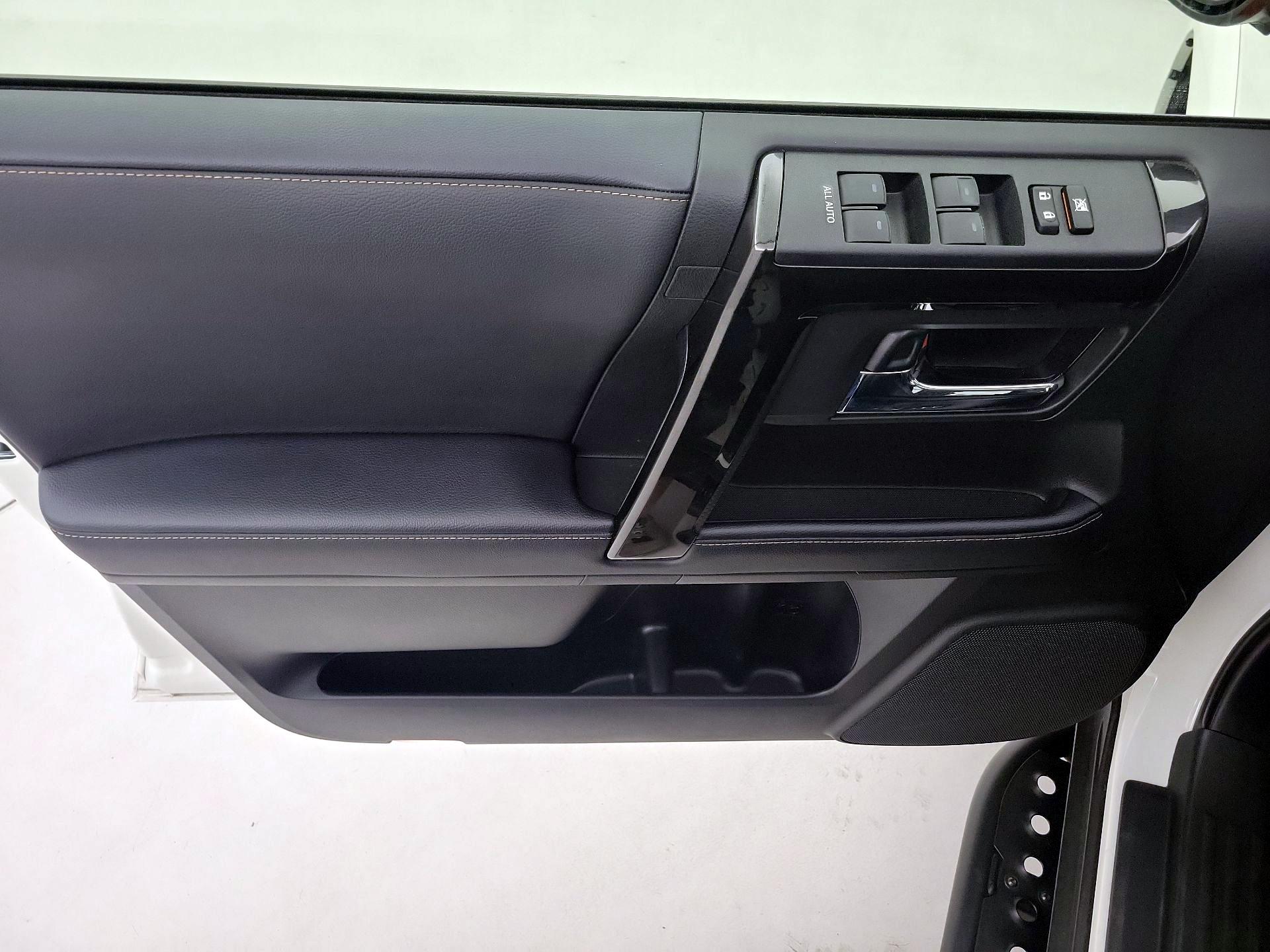 Thumbnail: 2023 Toyota 4Runner - 12