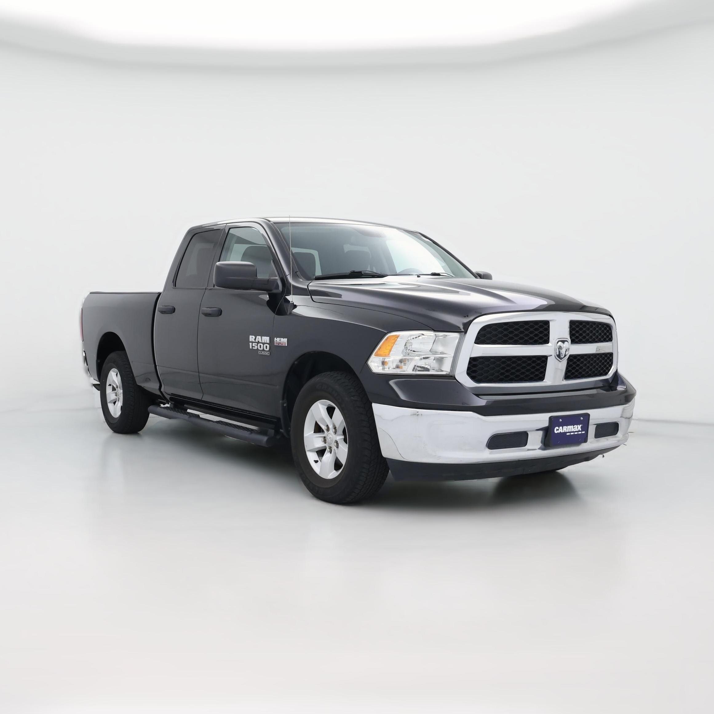 Thumbnail: 2019 RAM 1500 Classic - 1