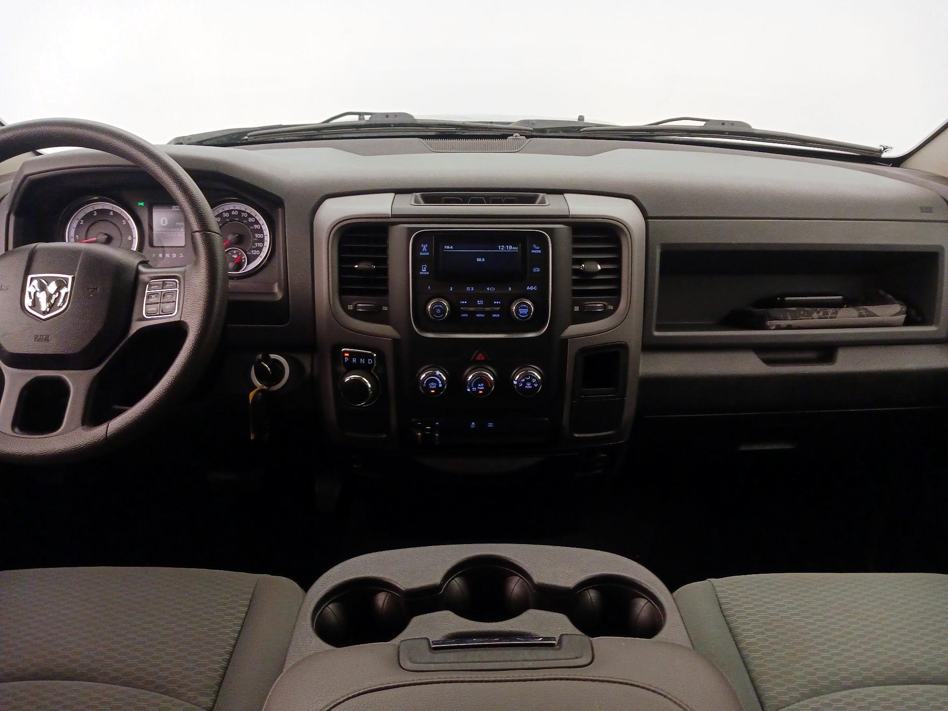 Thumbnail: 2019 RAM 1500 Classic - 9