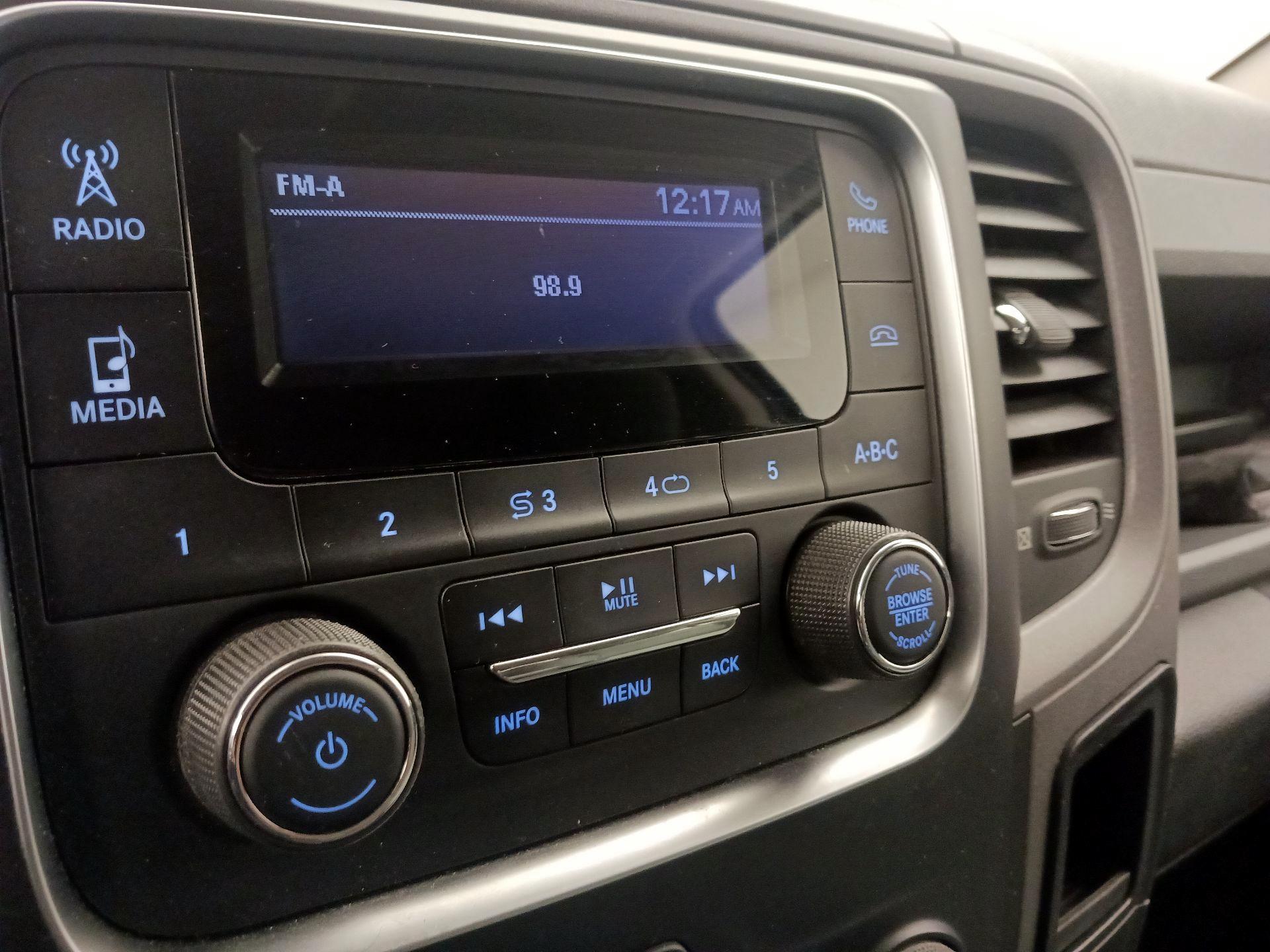 Thumbnail: 2019 RAM 1500 Classic - 15