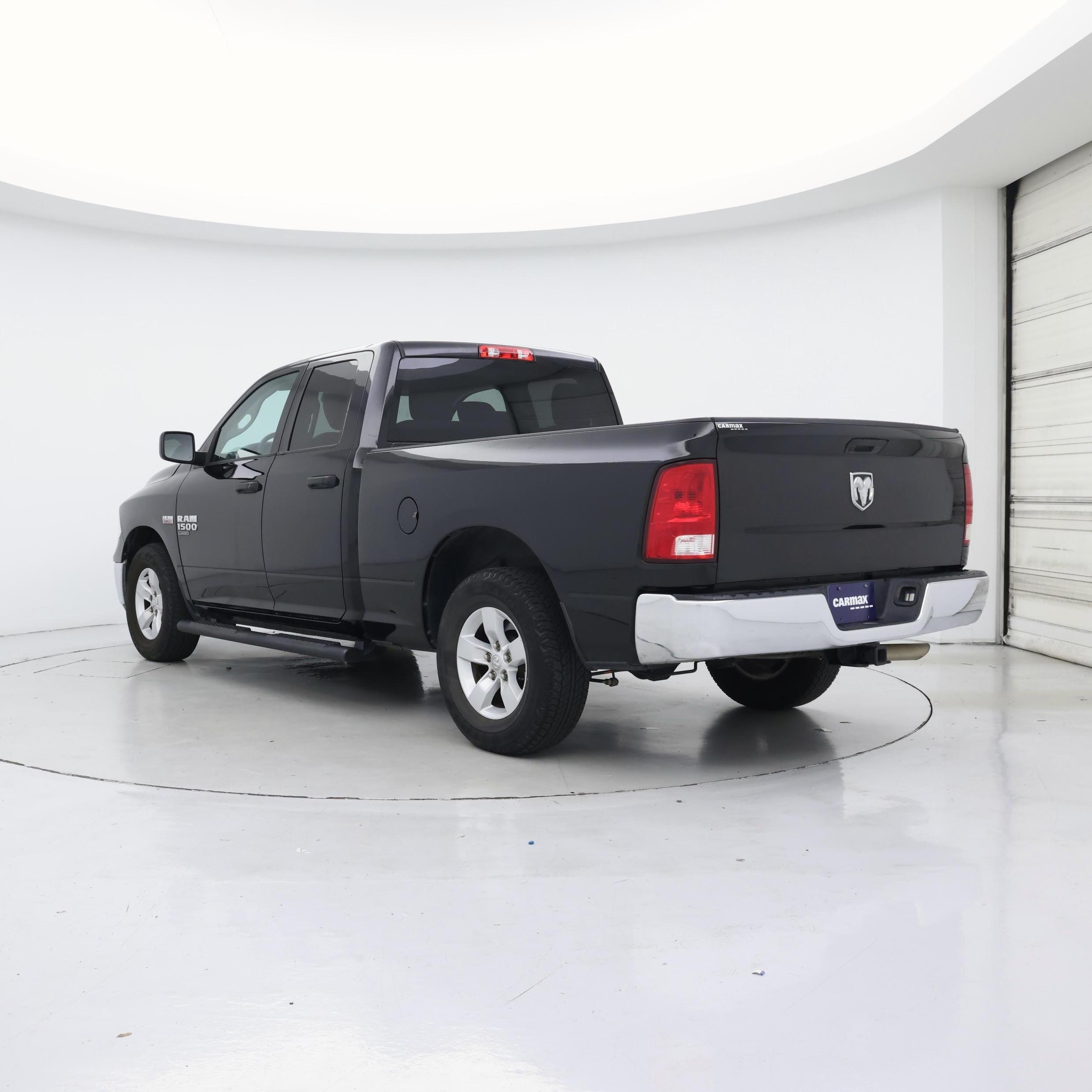 Thumbnail: 2019 RAM 1500 Classic - 2