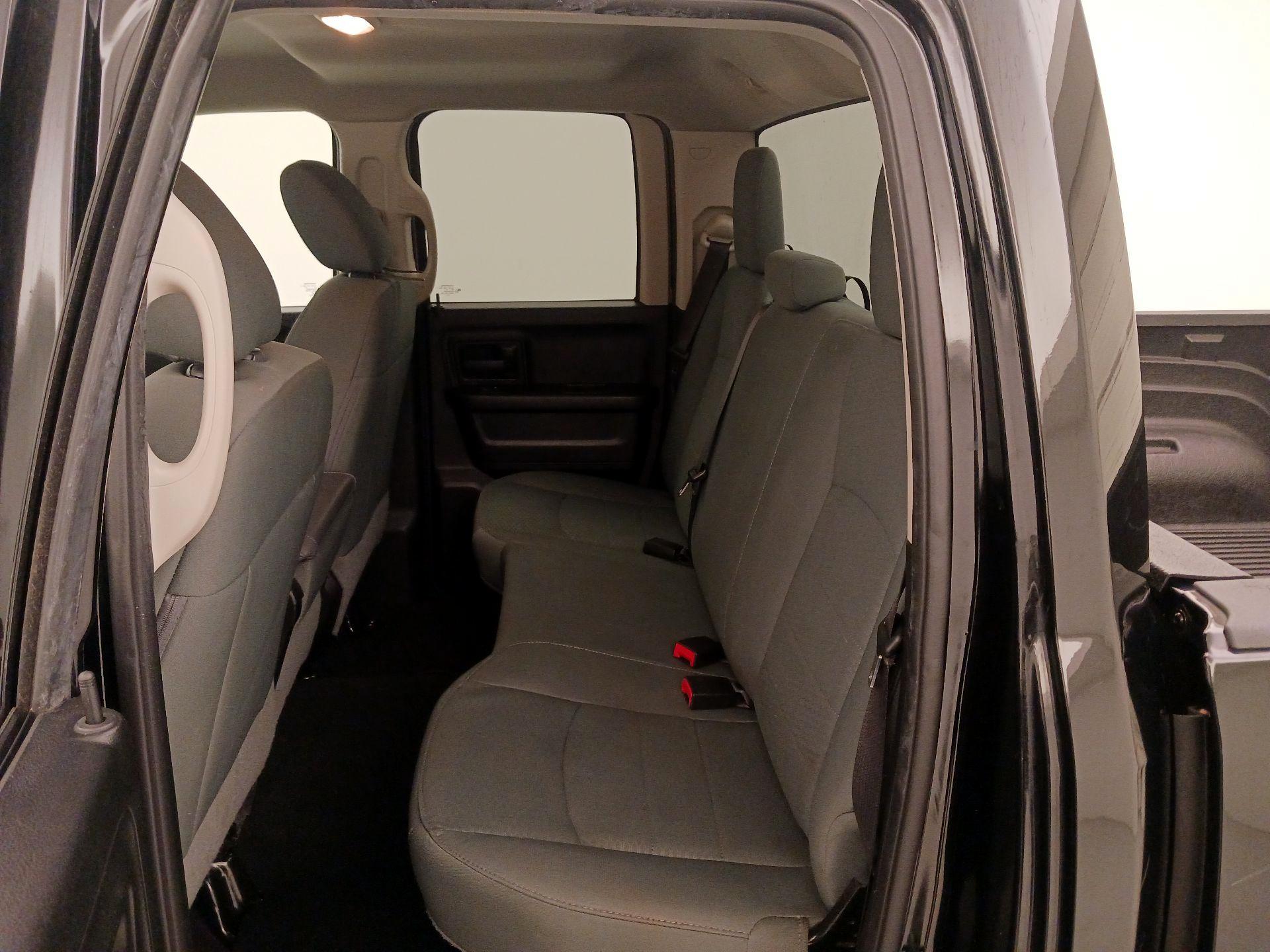 Thumbnail: 2019 RAM 1500 Classic - 19