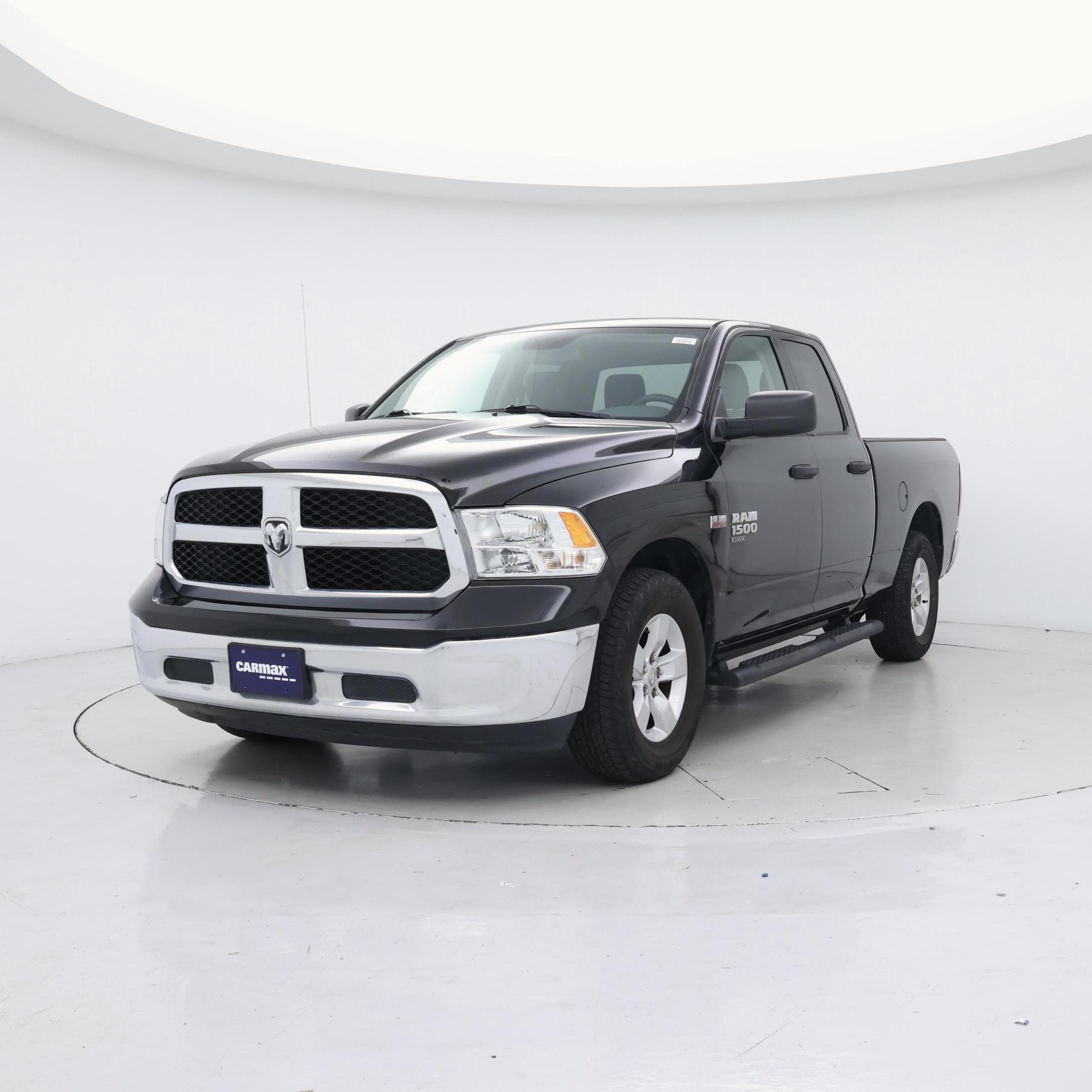 Thumbnail: 2019 RAM 1500 Classic - 4